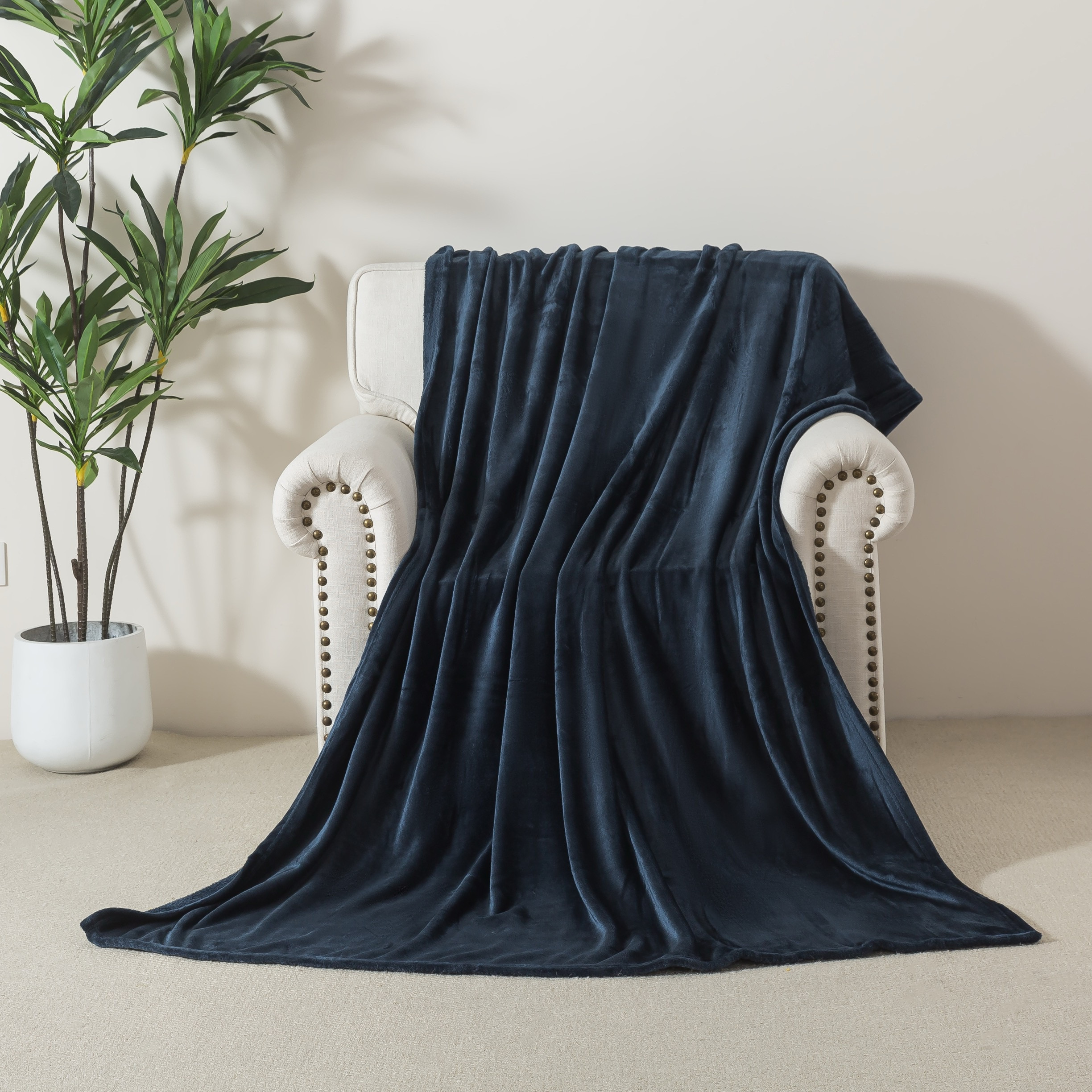 Luxury Soft Plush Flannel Blanket - 200x200 cms-household-cushionsandthrows-throwsandblankets-blankets-image-1