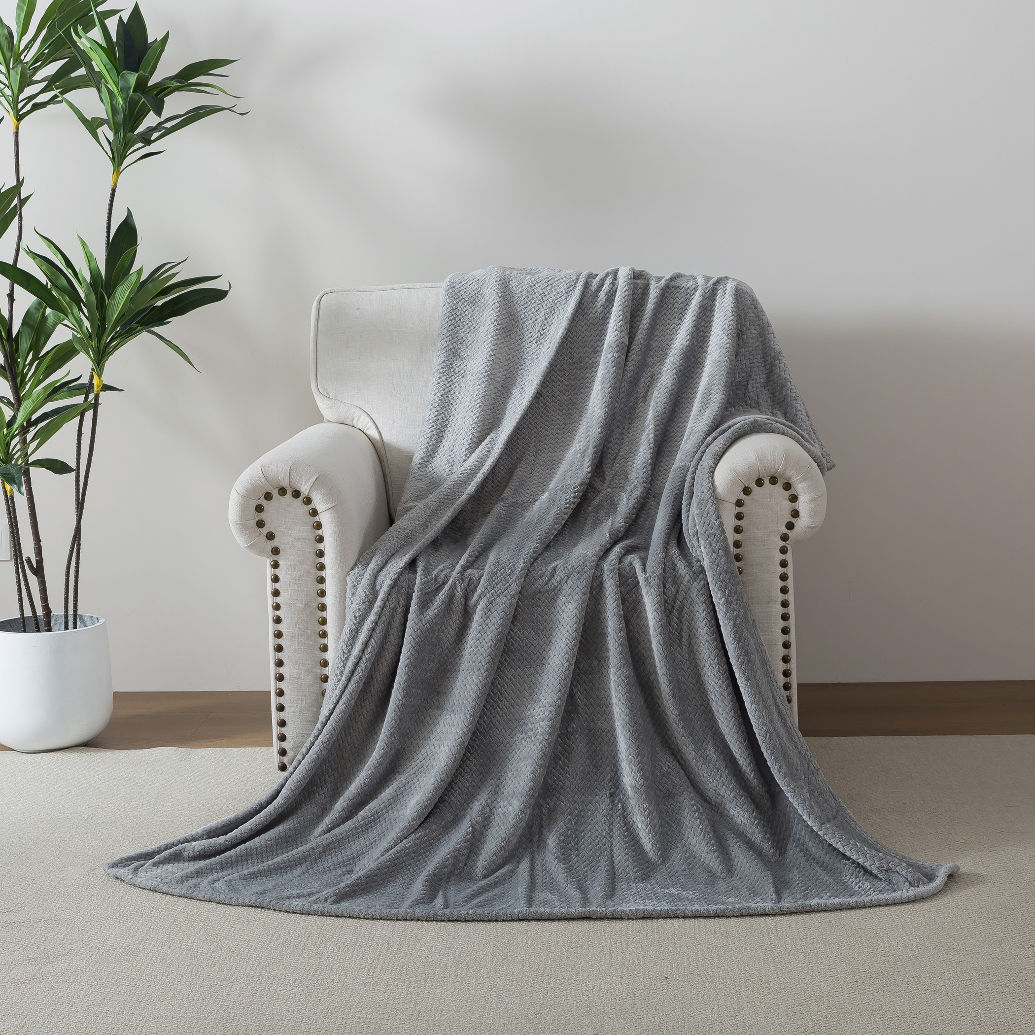 كارلين ديكور بطانية جاكار فخمة رمادية-household-bedding-blankets-image-3