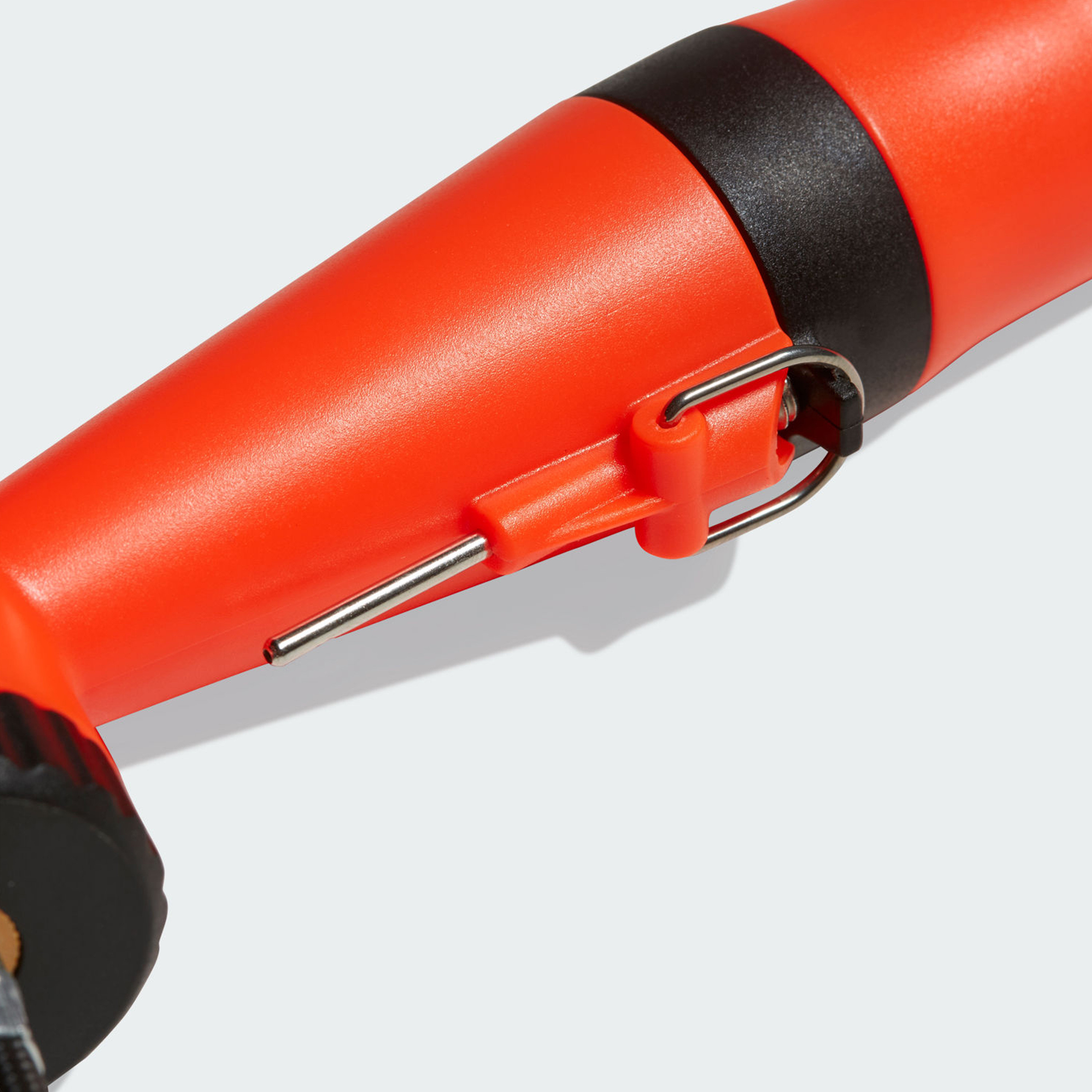 أديداس - منفاخ كرة القدم CZ9556 | OE-sports-gear-football-accessories-otherequipments-image-4