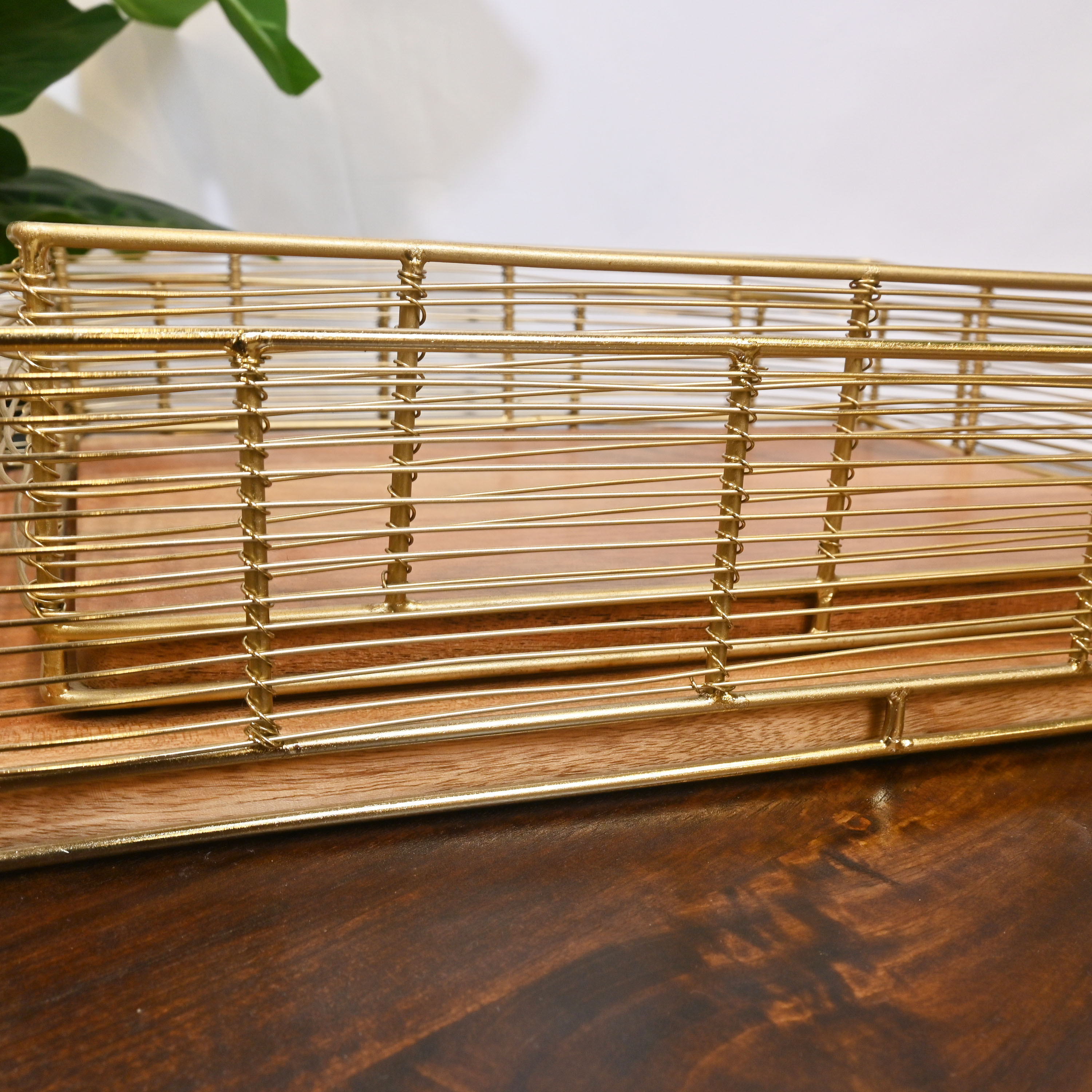 صواني ديكور بقاعدة خشب صنعت بواسطة لايف ستايل - طقم من قطعتين-household-decor-boxesandtrays-image-3