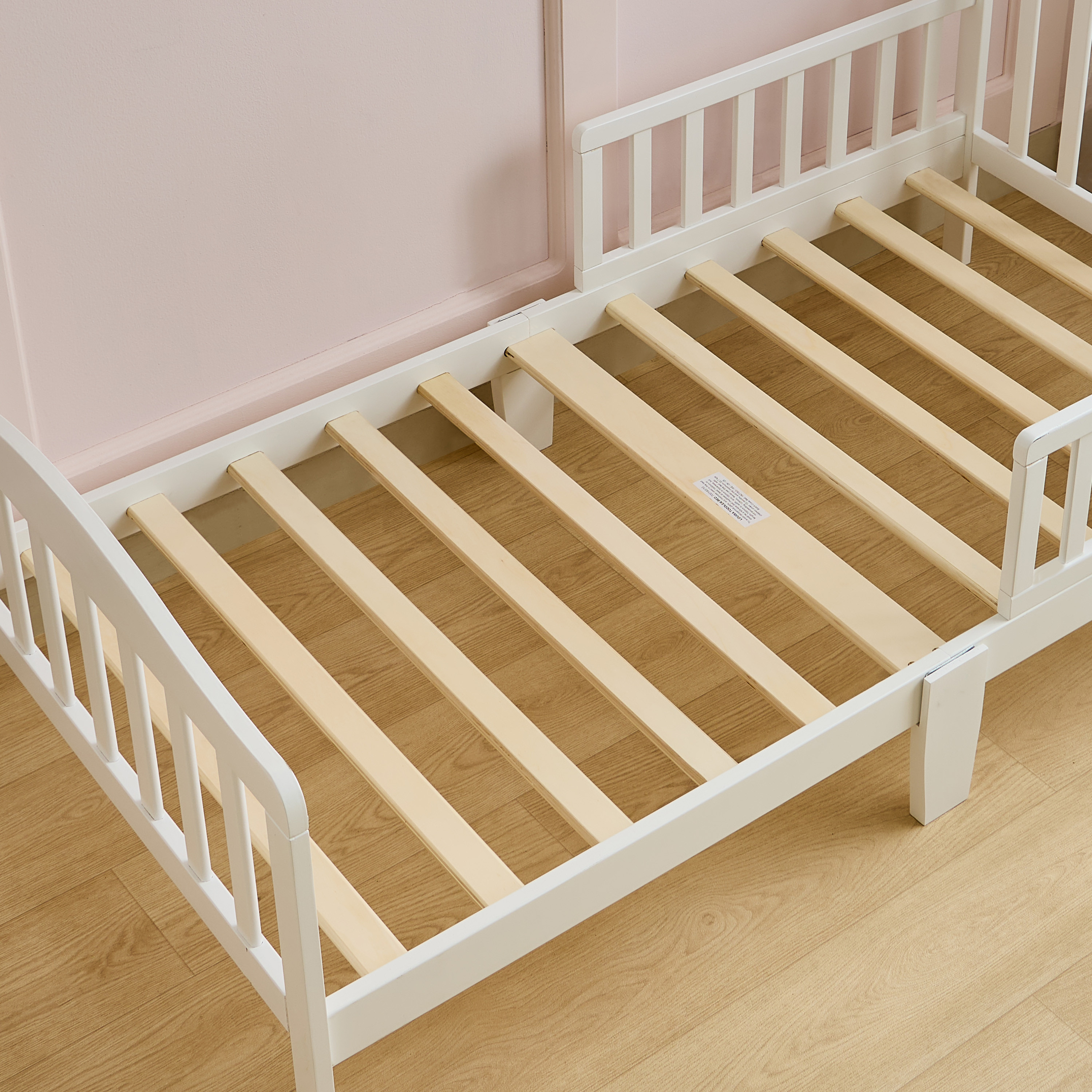 سرير أطفال خشب لويزا من جونيورز - 140x70 سم-baby-nursery-furniture-cribsandbeds-beds-image-6