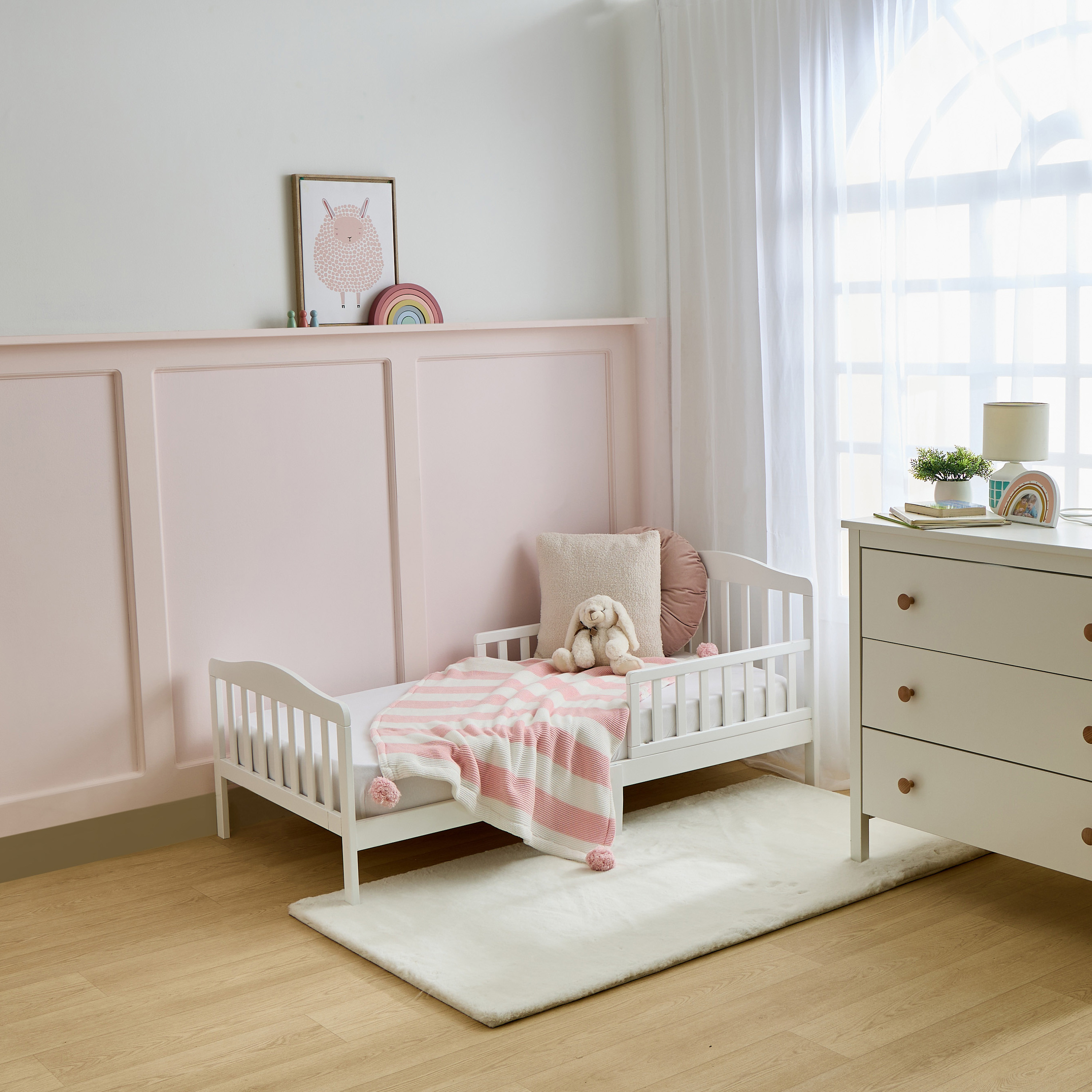 سرير أطفال خشب لويزا من جونيورز - 140x70 سم-baby-nursery-furniture-cribsandbeds-beds-image-7