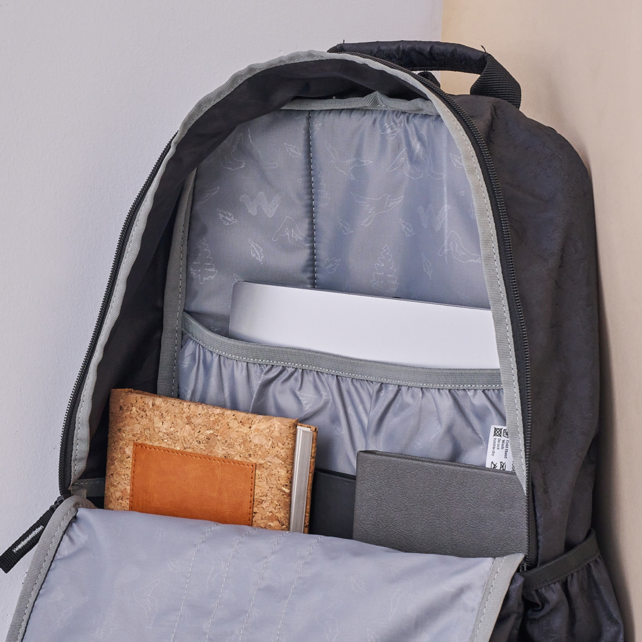 شنطة ظهر بطبعات بحمالات كتف مبطنة من وايلدكرافت -23x32x46  سم-school-bagsandbackpacks-backpacks-image-11