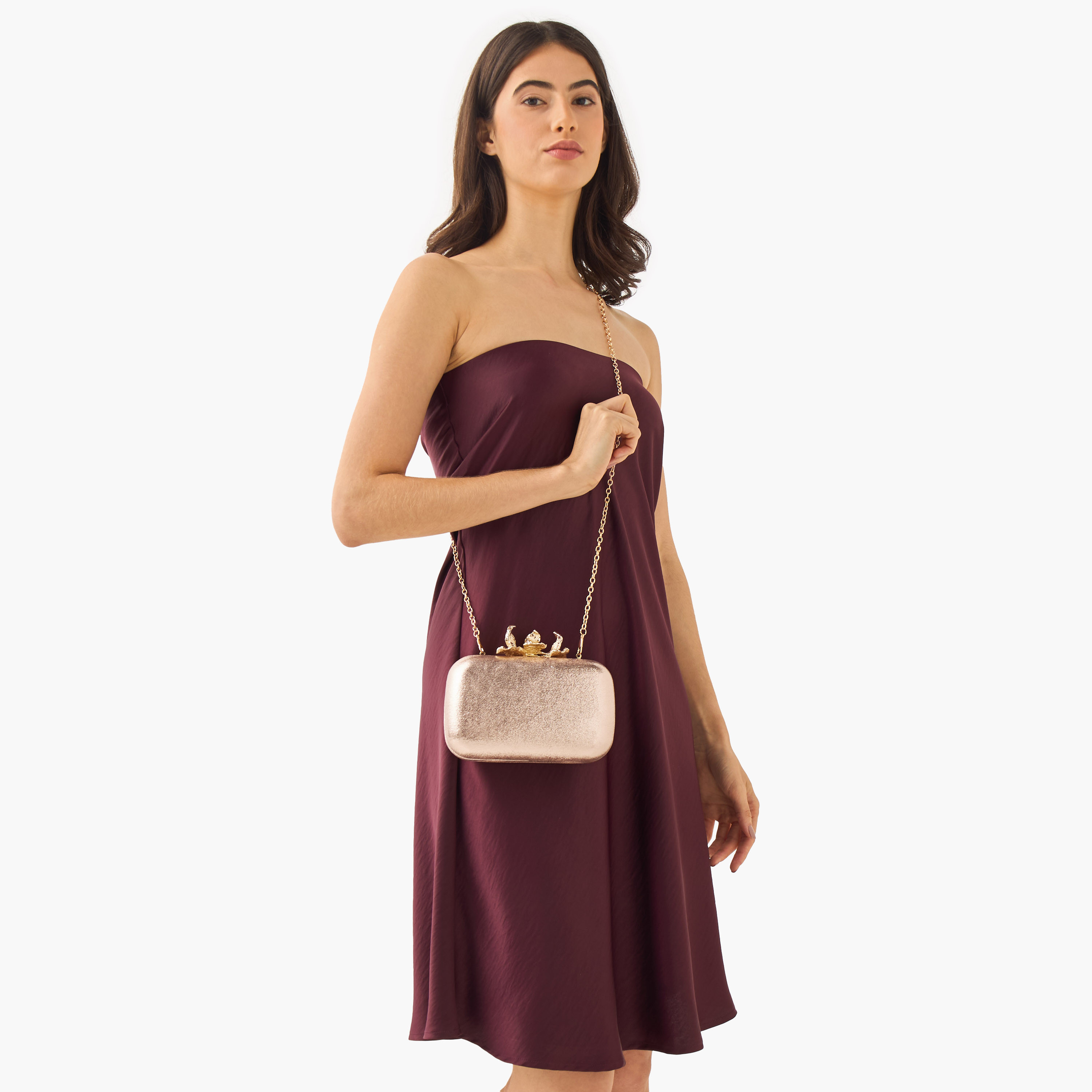 شنطة كلاتش بزينة زهور وحزام سلسلة قابل للفصل من ساشا-women-bagsandwallets-handbags-image-2