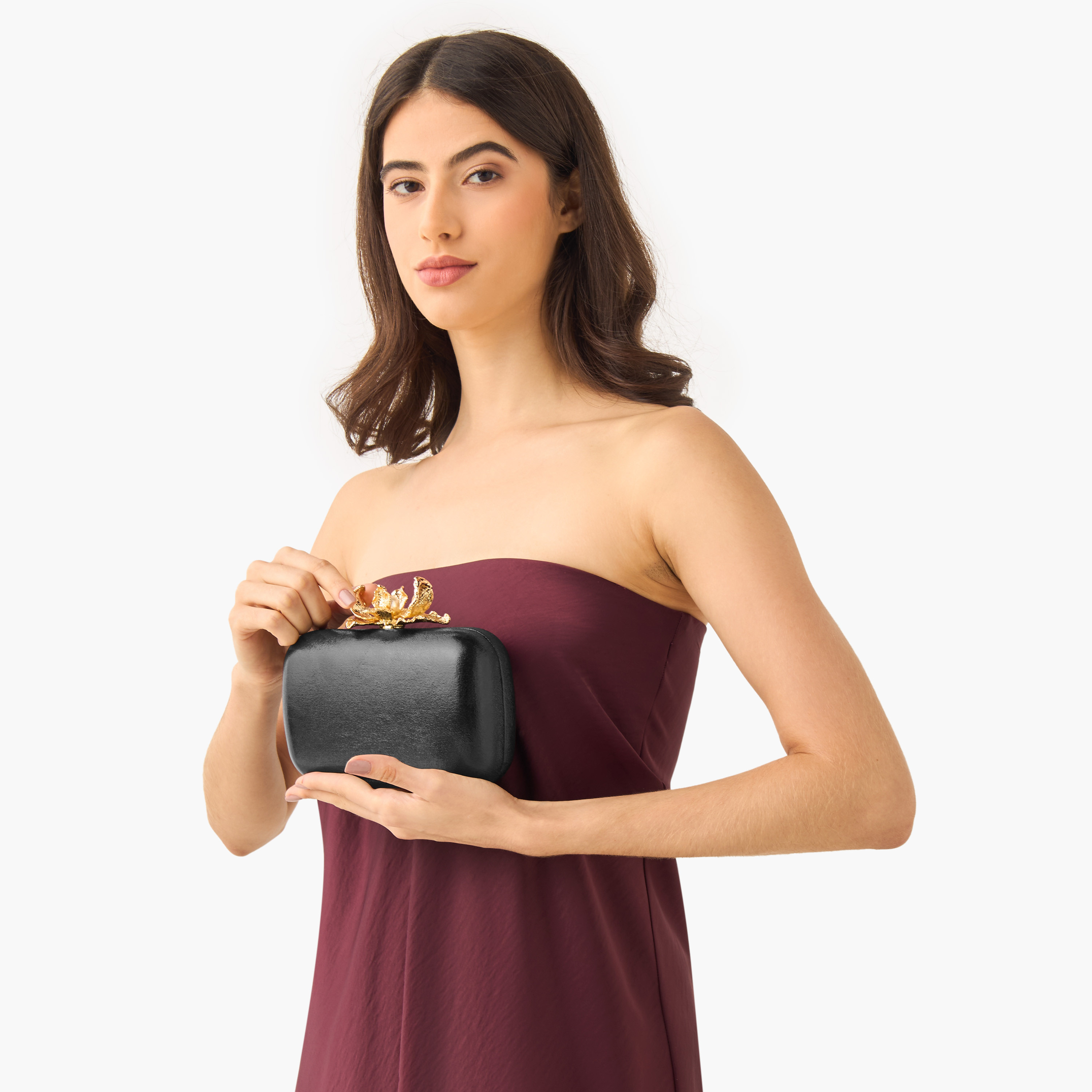 شنطة كلاتش بزينة أزهار وحزام سلسلة قابل للفصل من ساشا-women-bagsandwallets-handbags-image-8