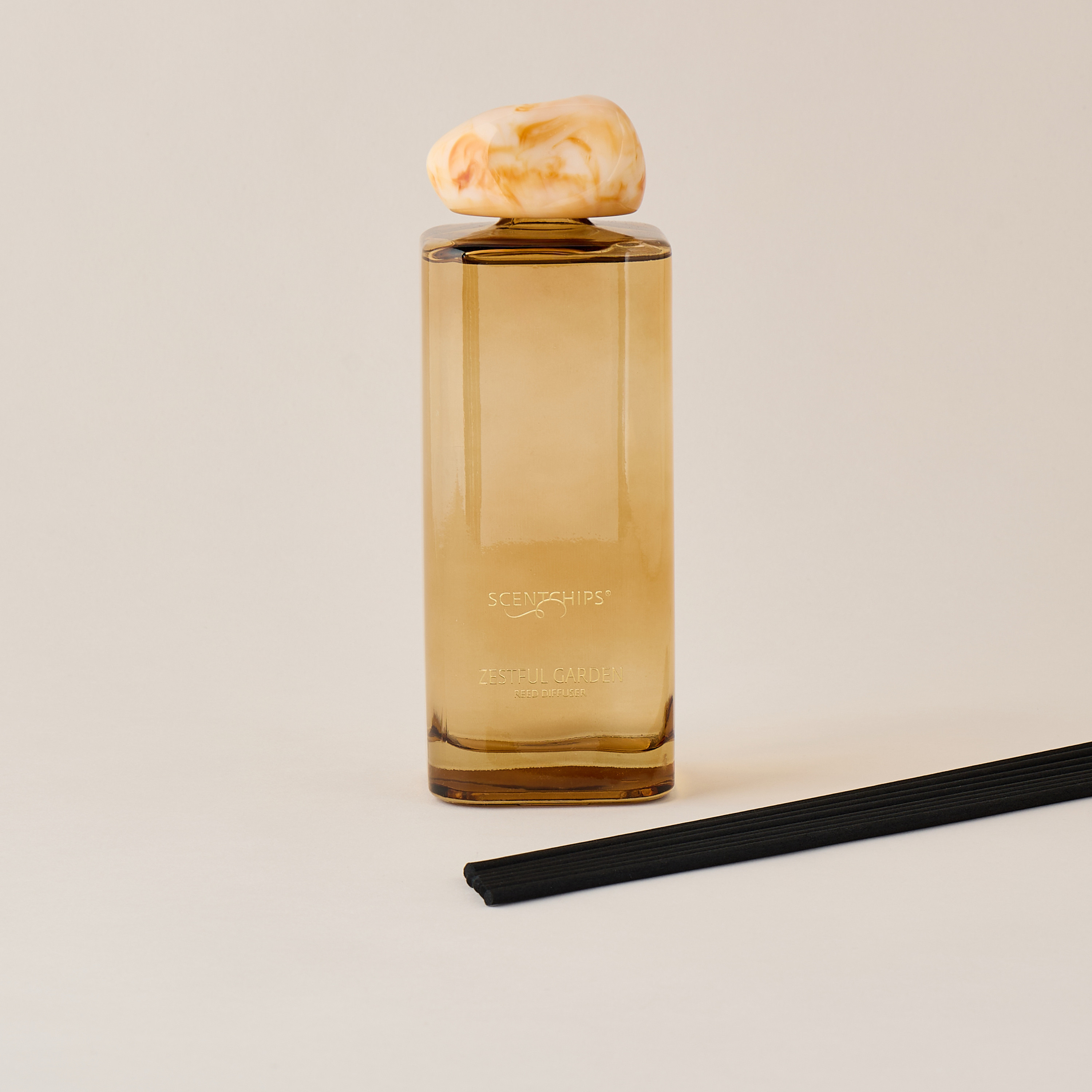 Scent.d London Sweet Vanilla Reed Diffuser - 500 ml-household-homefragrance-reeddiffusers-image-3