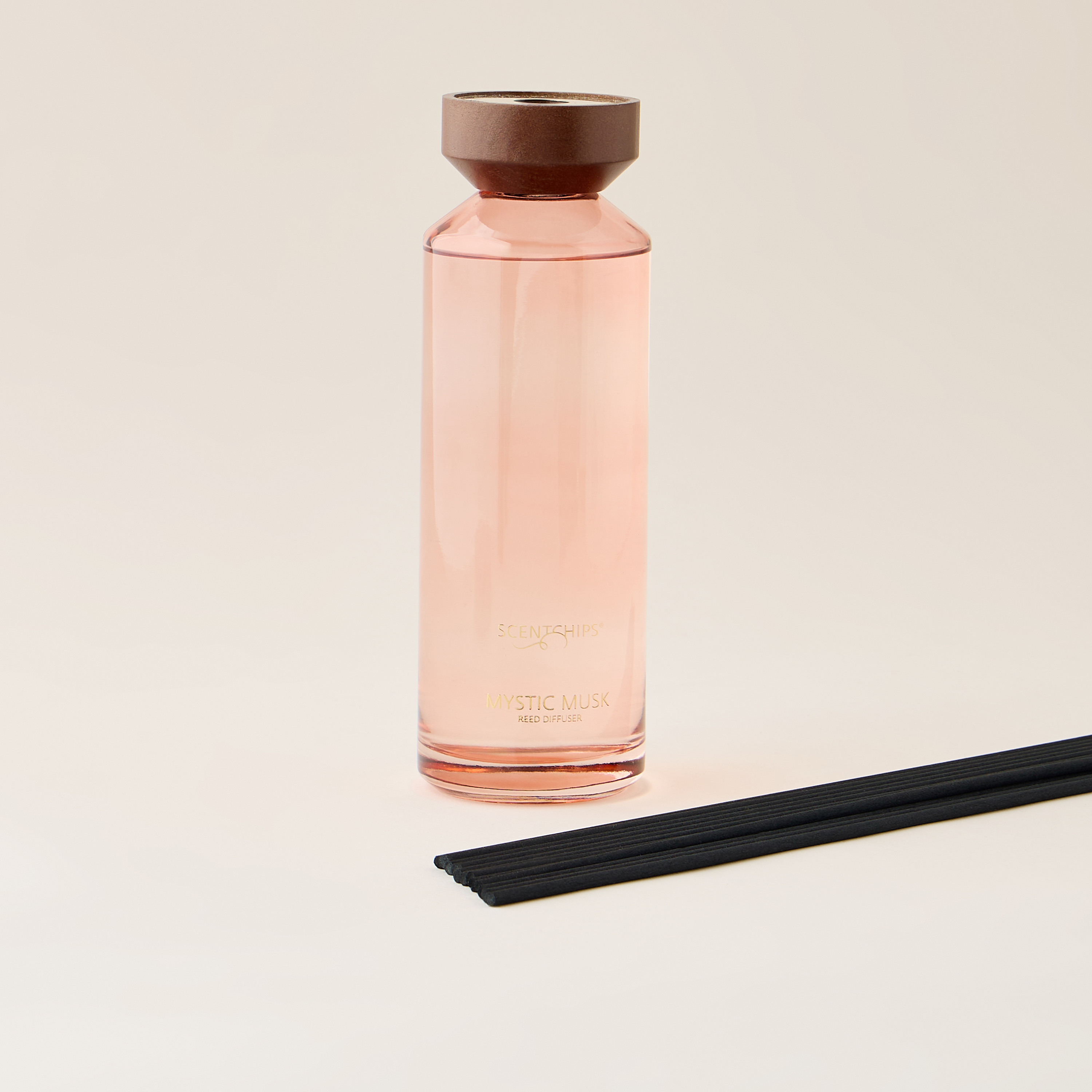 Scent.d London Sweet Vanilla Reed Diffuser - 500 ml-household-homefragrance-reeddiffusers-image-3