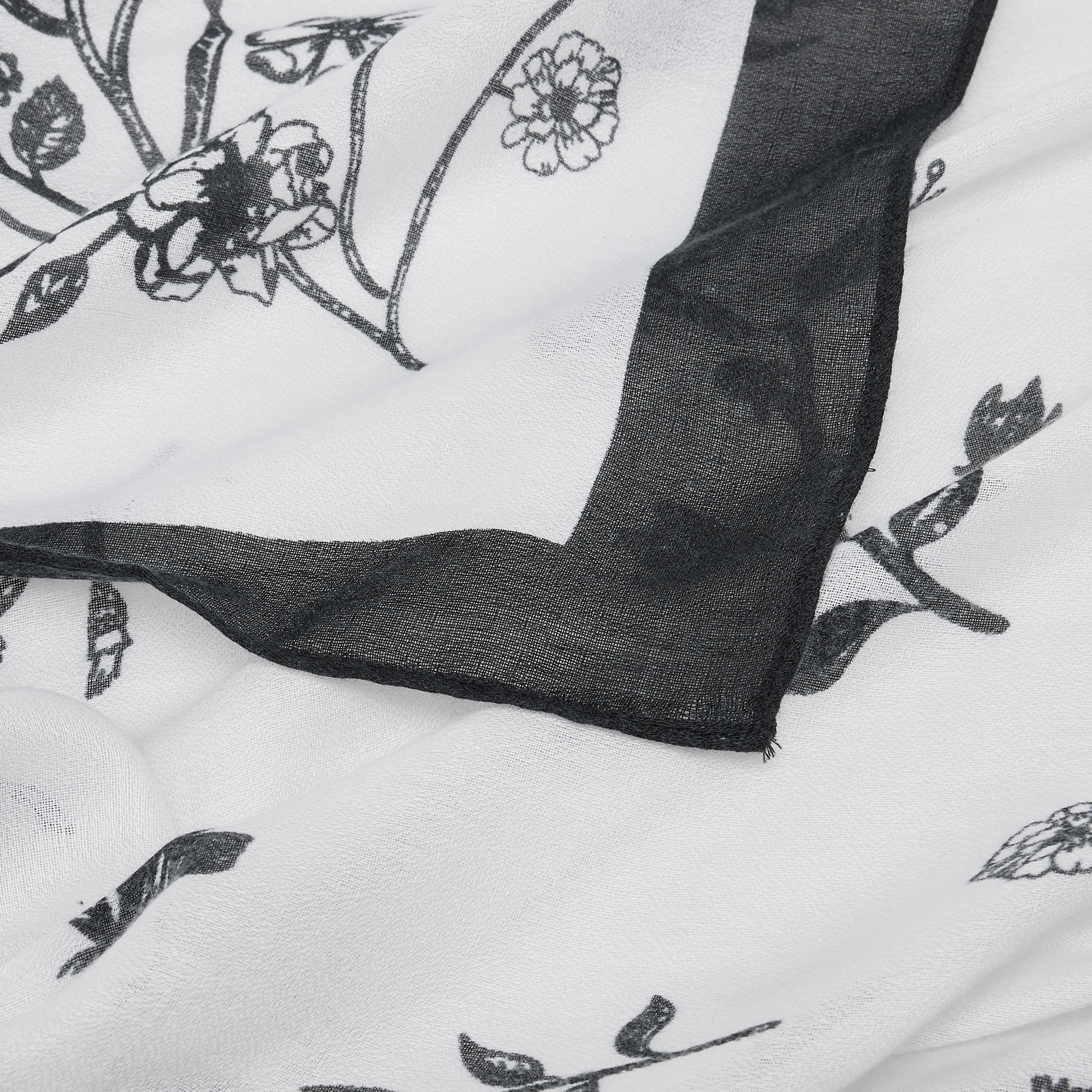 وشاح بطبعات زهرية - 185x60 سم-women-clothingaccessories-scarves-image-12