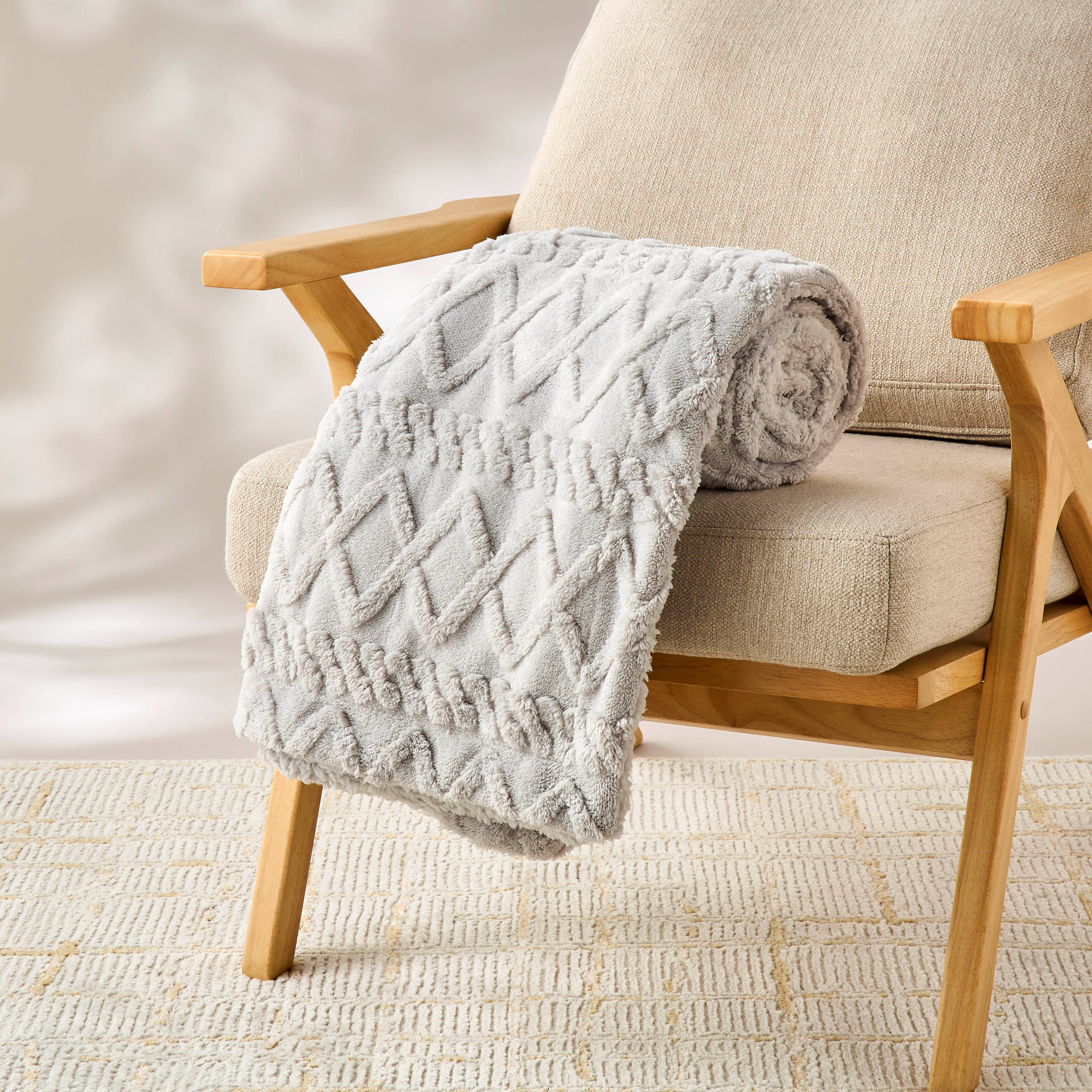 بطانية جاكار فرو صناعي بارزة الملمس - 127x152 سم-household-cushionsandthrows-throwsandblankets-throws-image-1