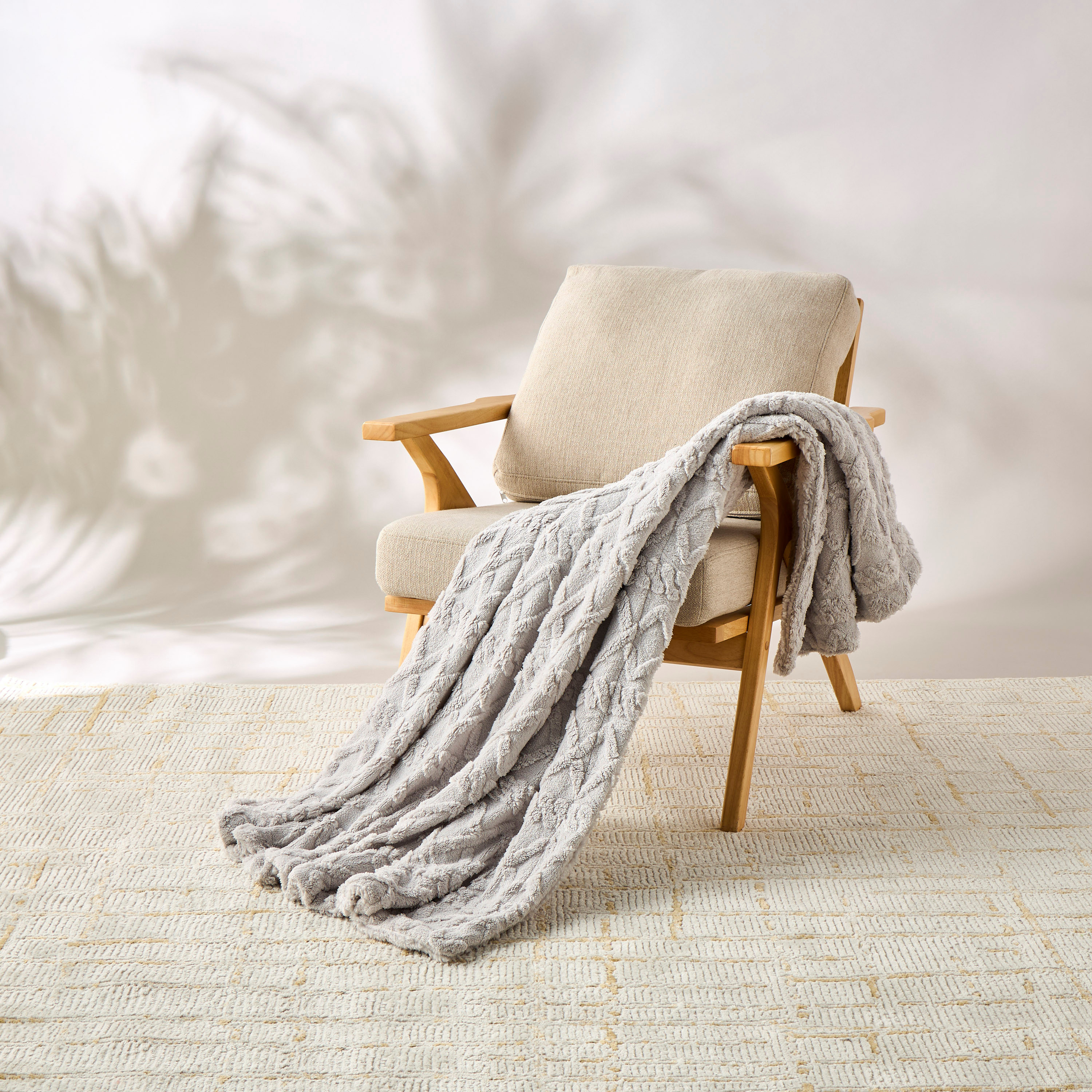 بطانية جاكار فرو صناعي بارزة الملمس - 127x152 سم-household-cushionsandthrows-throwsandblankets-throws-image-2