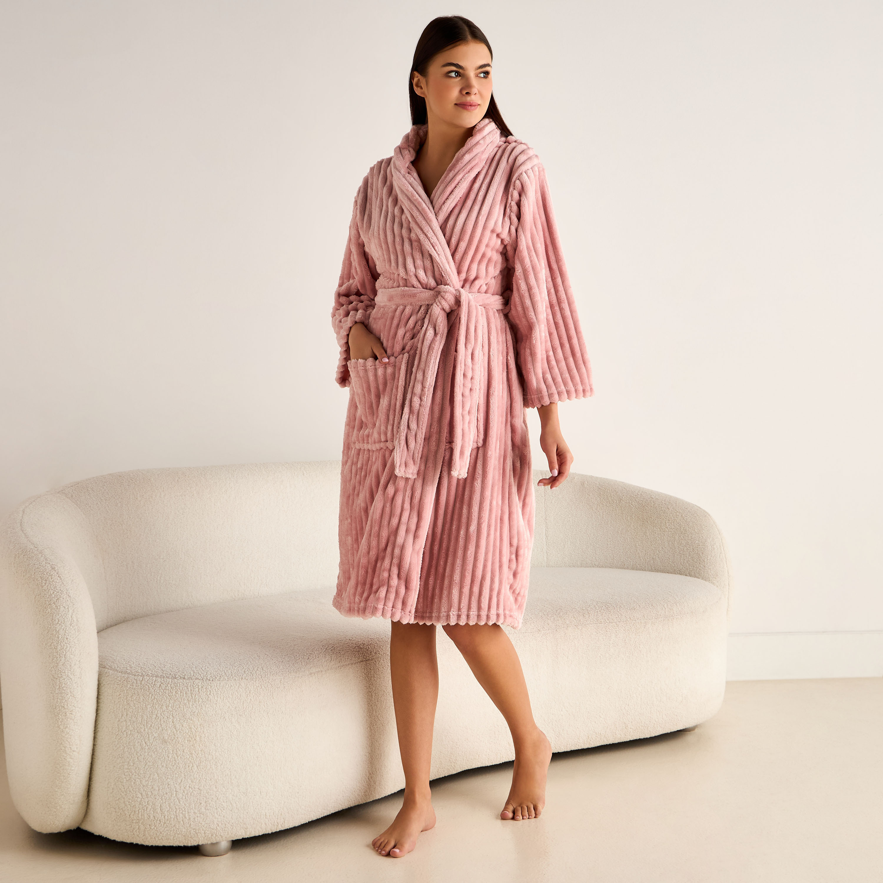 روب حمّام فلانيل مضلّع بارز الملمس مع جيوب-household-bathandlaundry-bathlinen-bathrobesandslippers-bathrobes-image-2