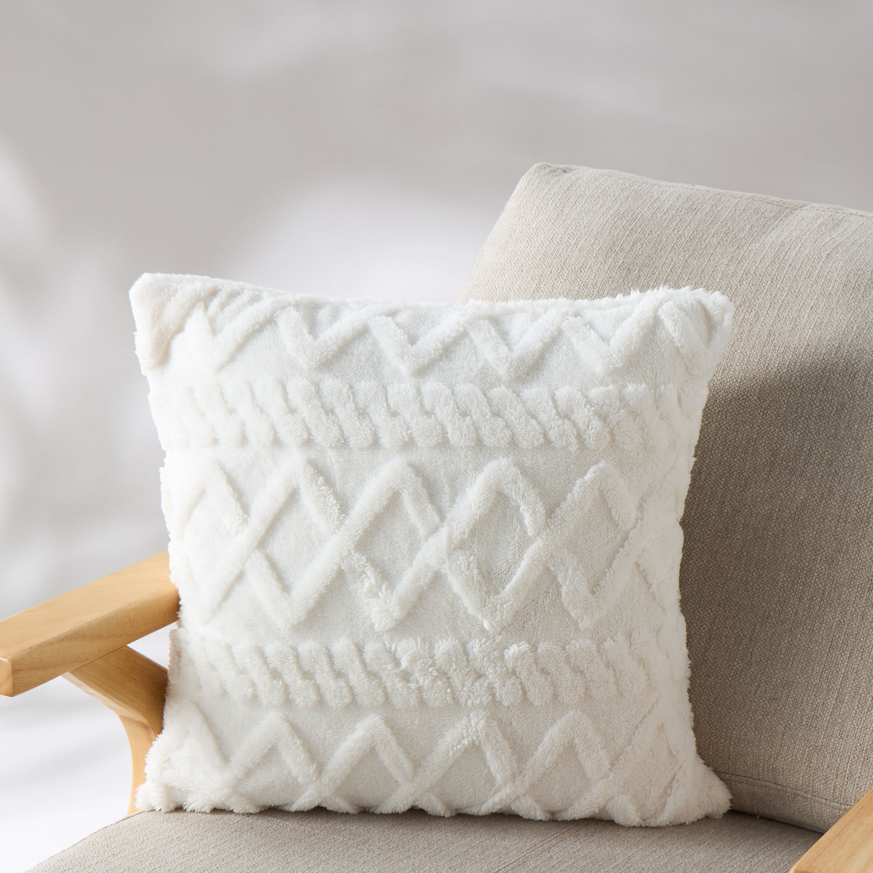 Textured 2-Piece Jacquard Faux Fur Filled Cushion Set-household-cushionsandthrows-filledcushions-decorativecushions-image-2
