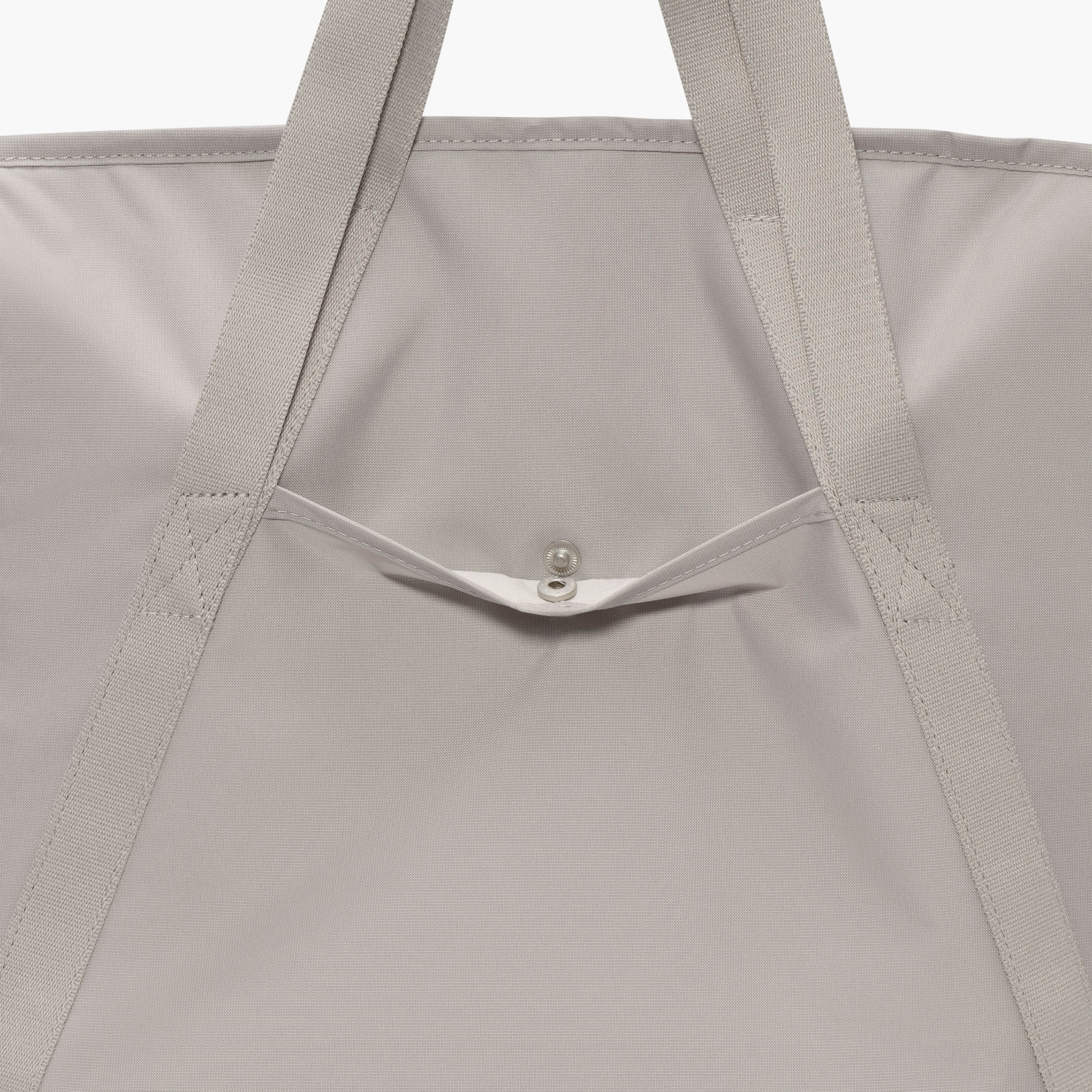 نايكي- شنطة رياضية نسائية، ٢٨ لترًا، NKDR7217 | OE-women-bagsandwallets-handbags-image-8