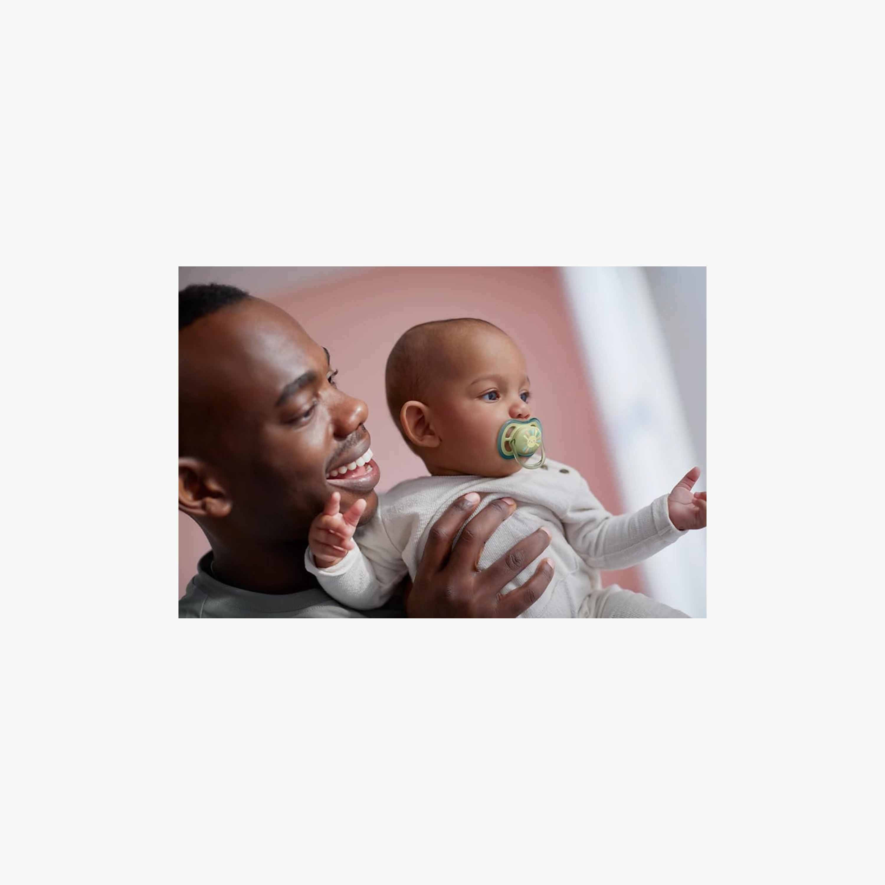 Pack of 2 Philips Avent Ultra Air Baby Pacifier with Orthodontic Design, 0-6 Months-baby-feeding-pacifiers-image-4