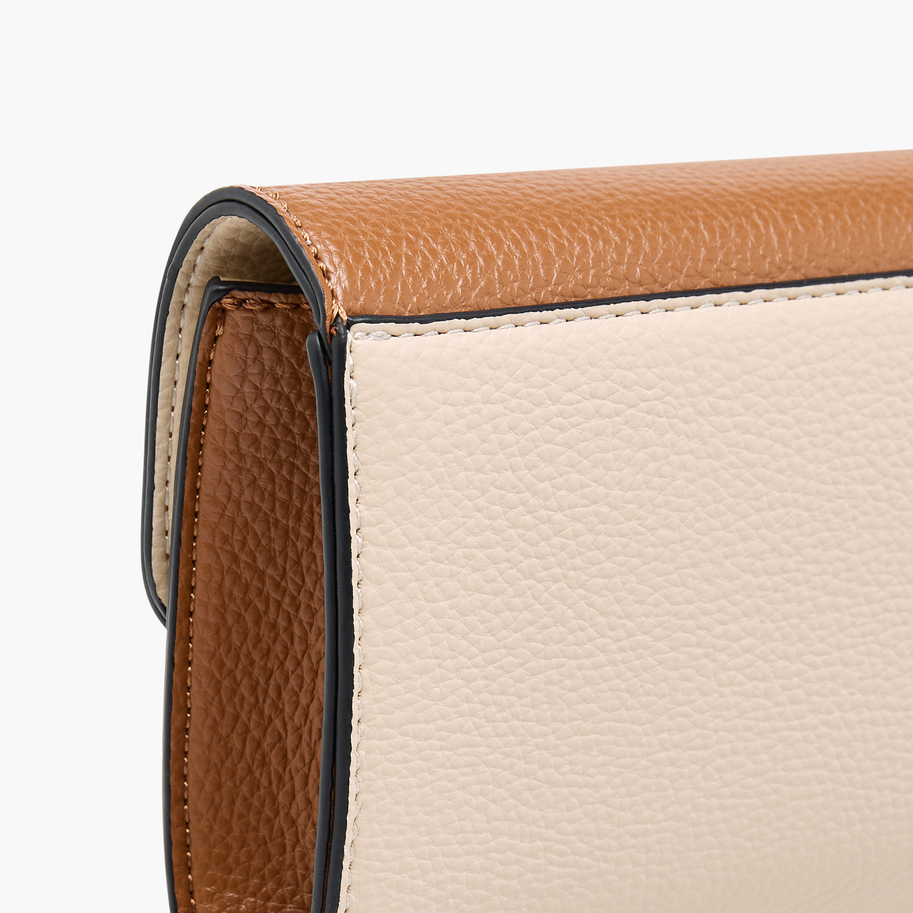 شنطة كروس بودي بقوالب ملونة وحزام سلسلة من سيليست-women-bagsandwallets-handbags-image-6