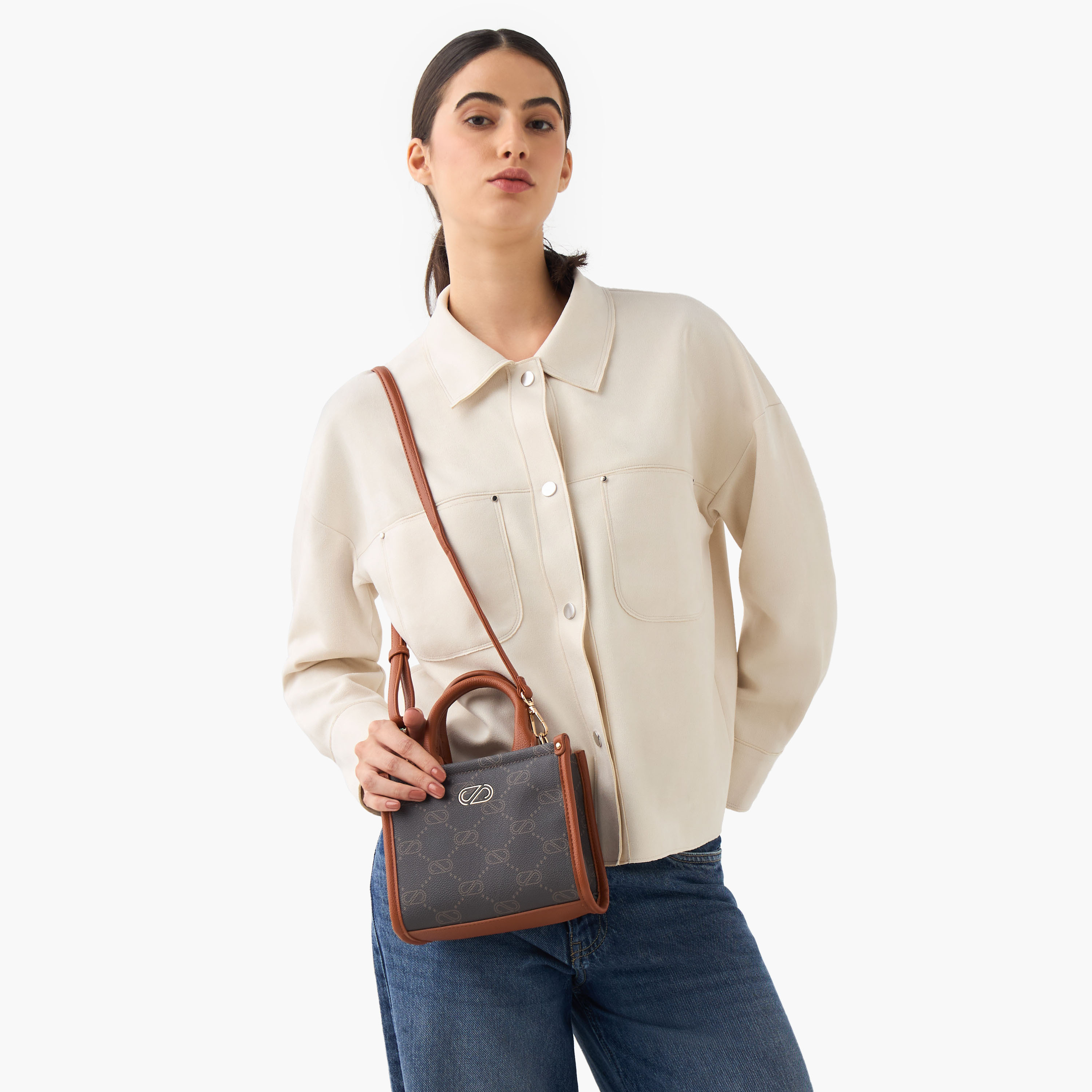 شنطة كروس بودي بحزام قابل للتعديل وطبعات مونوجرام من ساشا-women-bagsandwallets-handbags-image-2