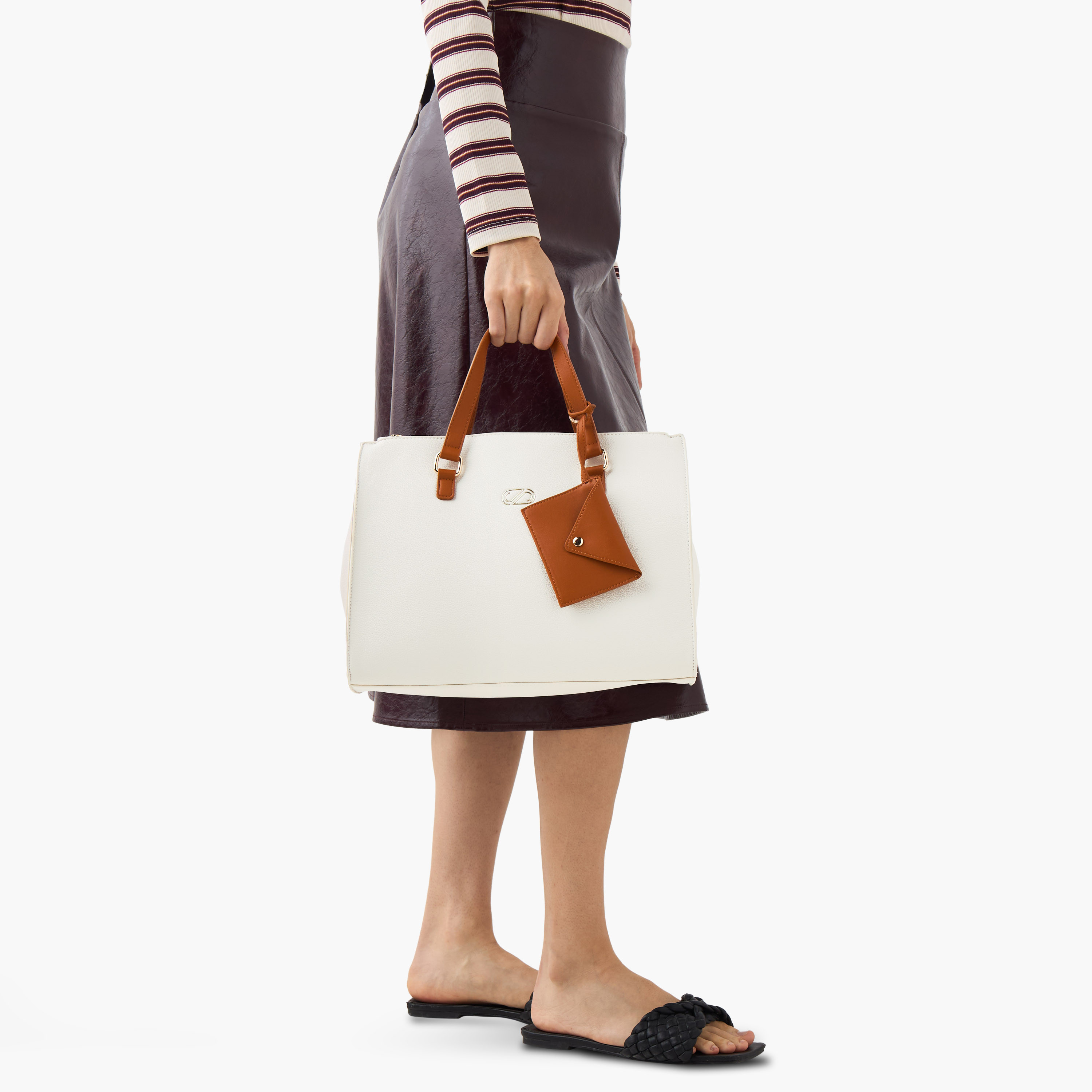 شنطة توت سادة مع حافظة نقود من ساشا-women-bagsandwallets-handbags-image-9