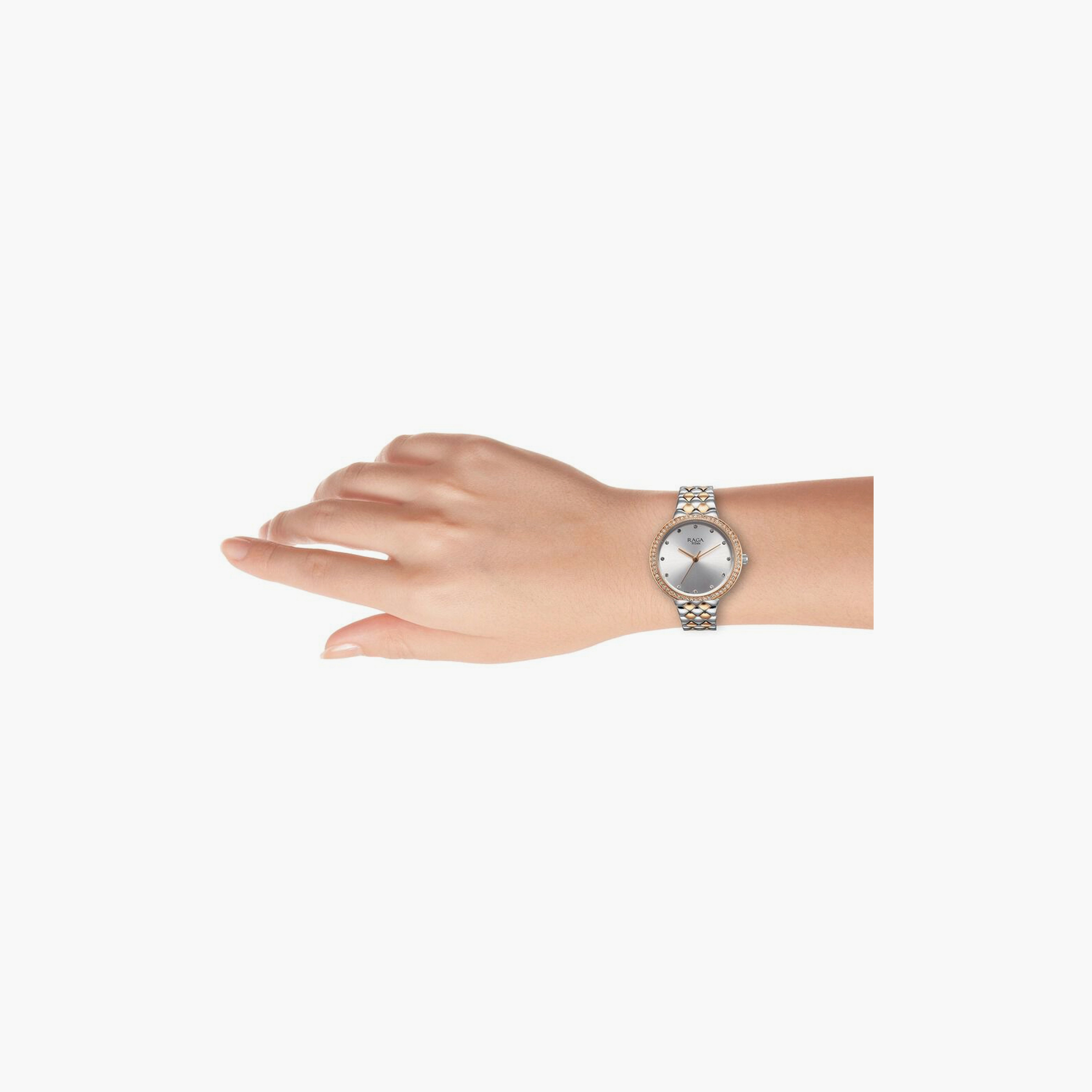 ساعة يد نسائية تيتان بقطر 32 مم أنالوج فضية وذهبية وردية ستانلس ستيل | 95282KM01-women-watchesandjewellery-watches-image-5