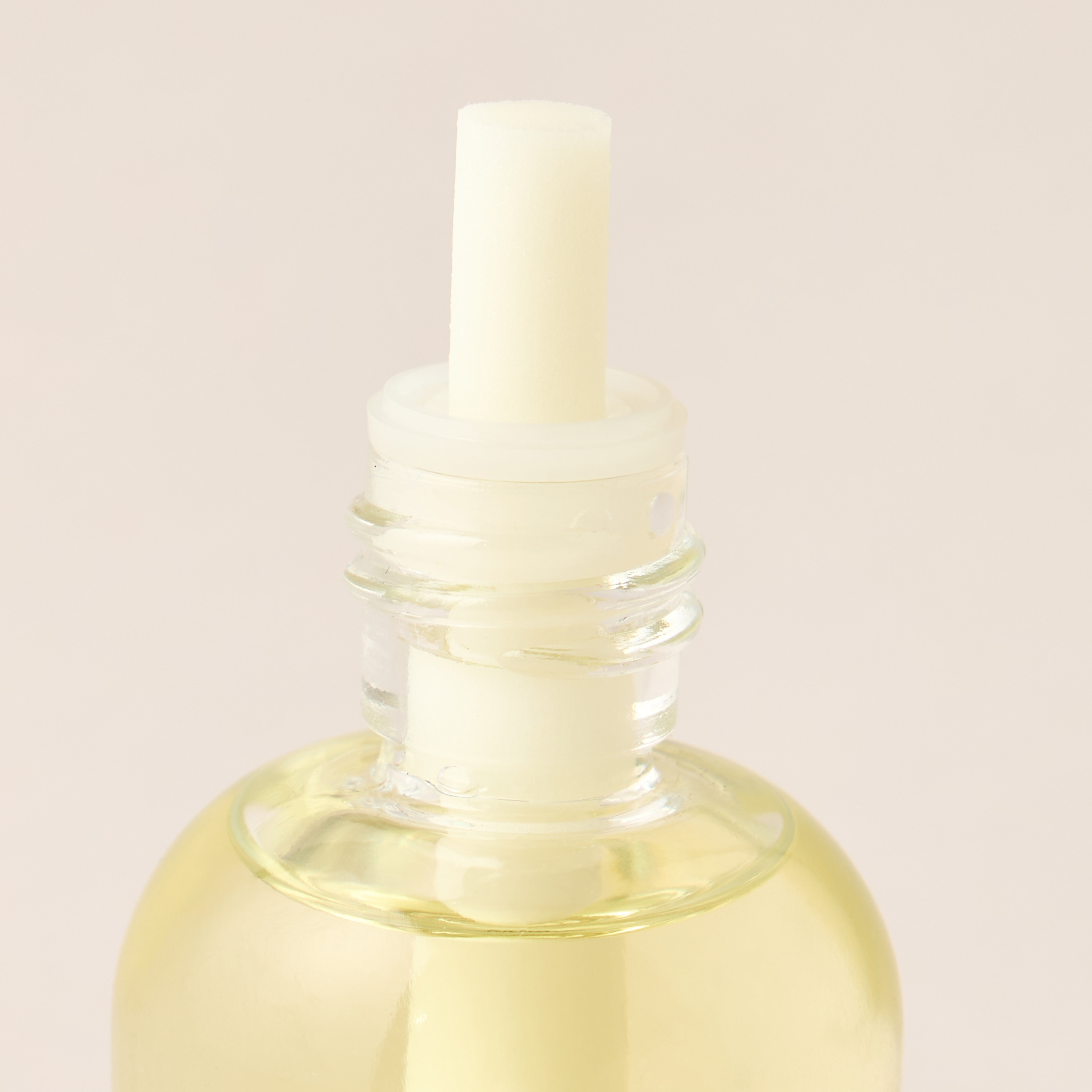 Mahogany Oakwood Home Fragrance Plug-In Refill - 26 ml-household-homefragrance-fragranceoilsandessence-image-3