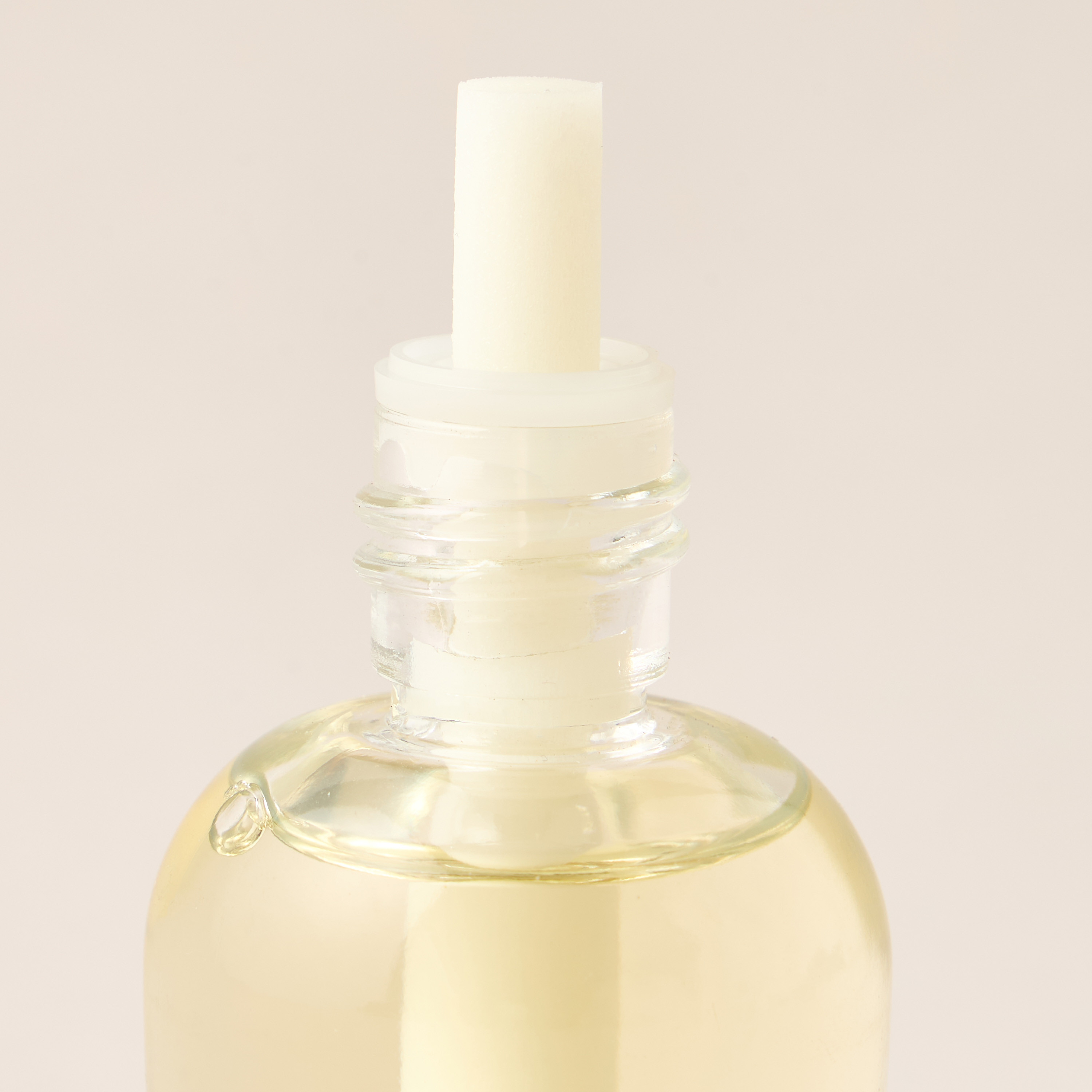 Mahogany Oakwood Home Fragrance Plug-In Refill - 26 ml-household-homefragrance-fragranceoilsandessence-image-3