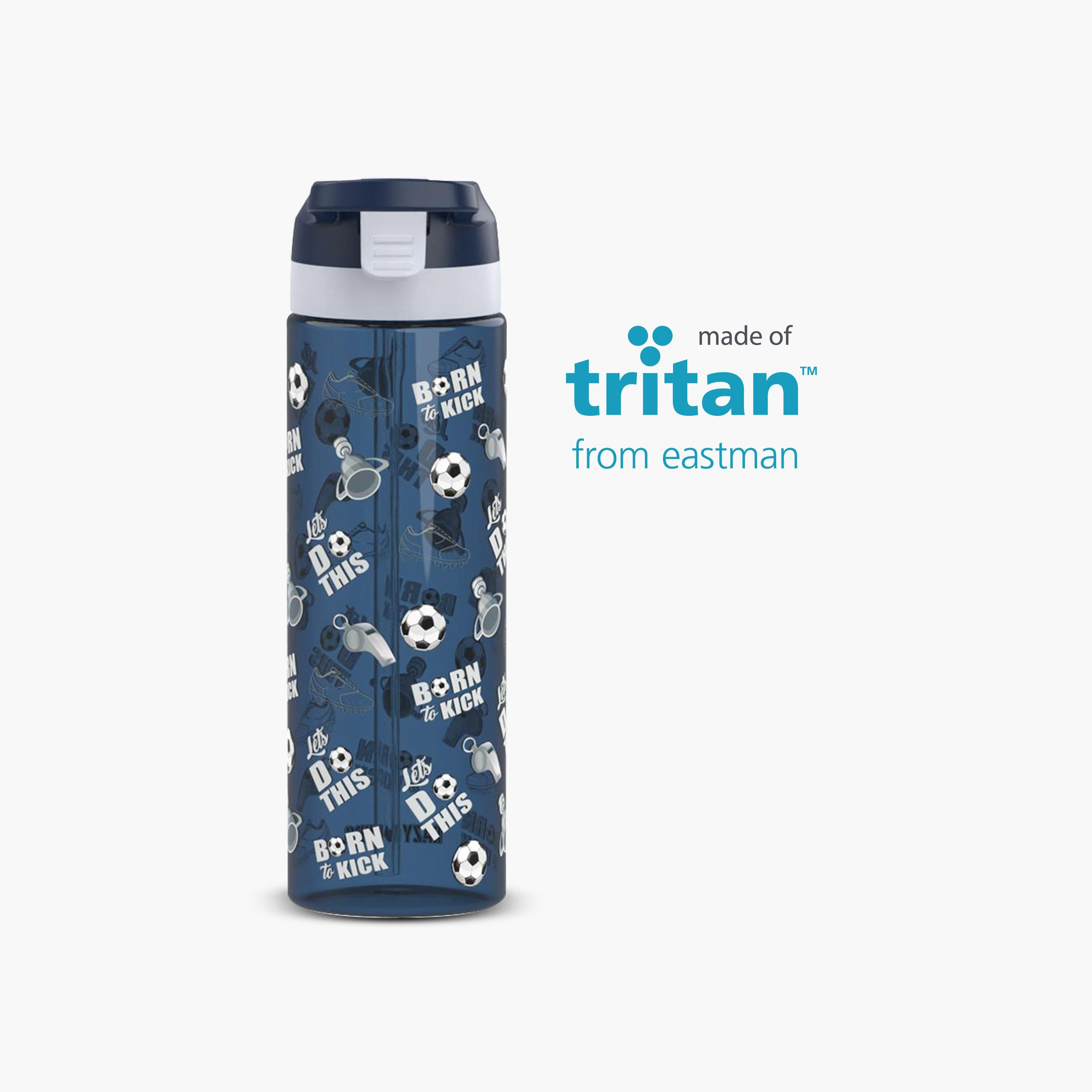 زجاجة مياه تريتان مع بخاخ من إيزي كيدز - 750 مل - كرة قدم - أزرق-school-waterbottles-image-4