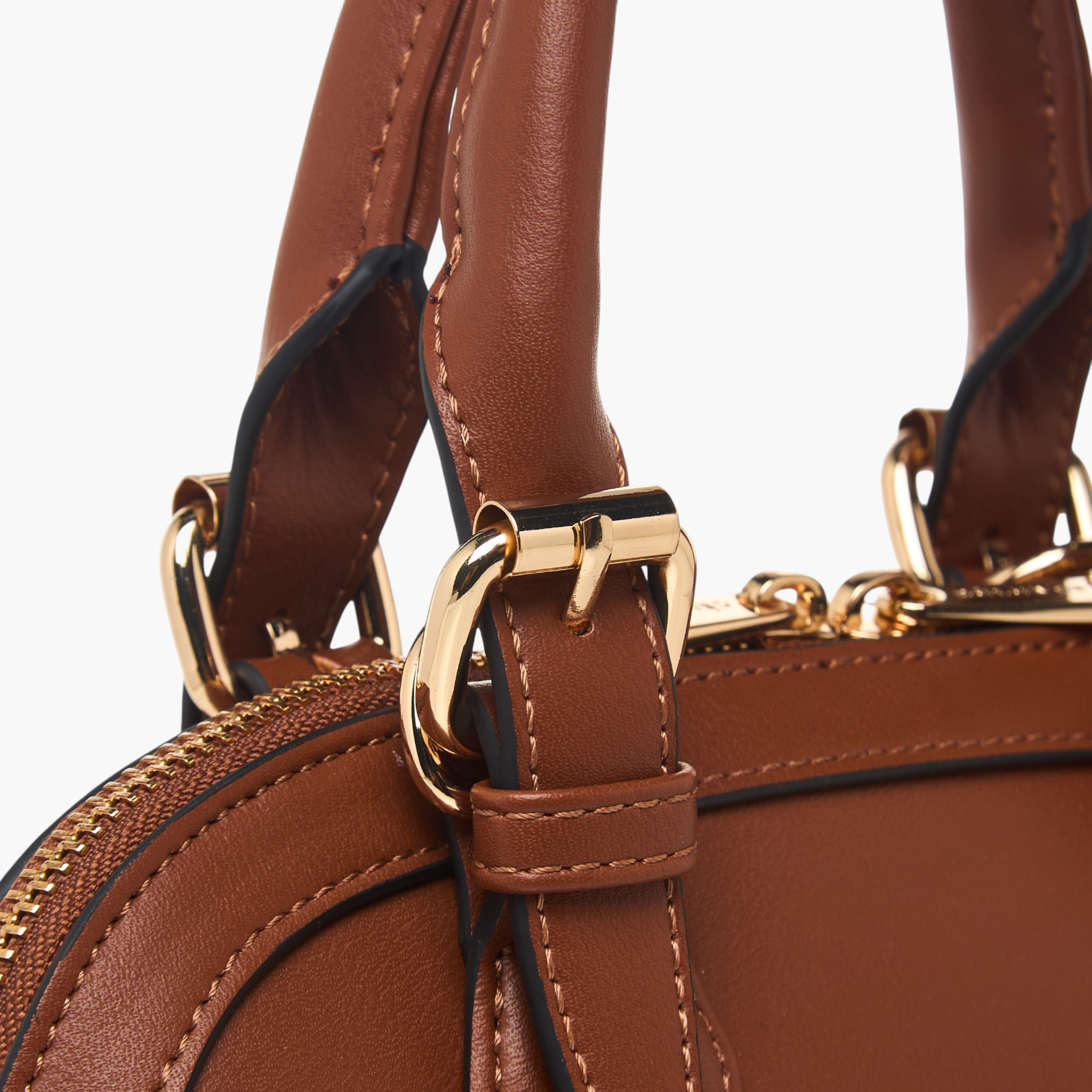 شنطة توتي بنقوش مونوجرام وحزام قابل للفصل من سيليست-women-bagsandwallets-handbags-image-6