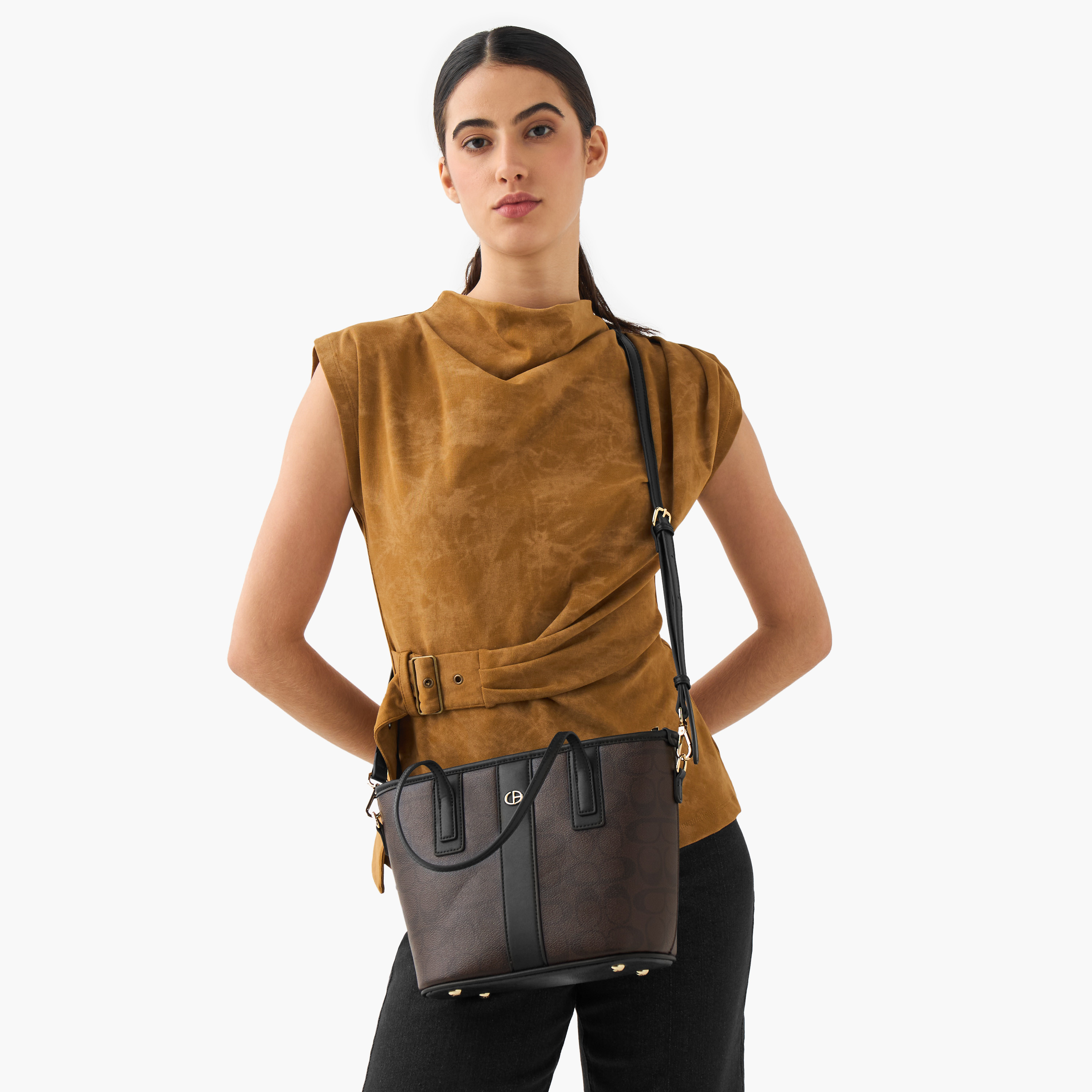 شنطة توتي بطبعات مع شنطة صغيرة من كريسبيلا-women-bagsandwallets-handbags-image-2