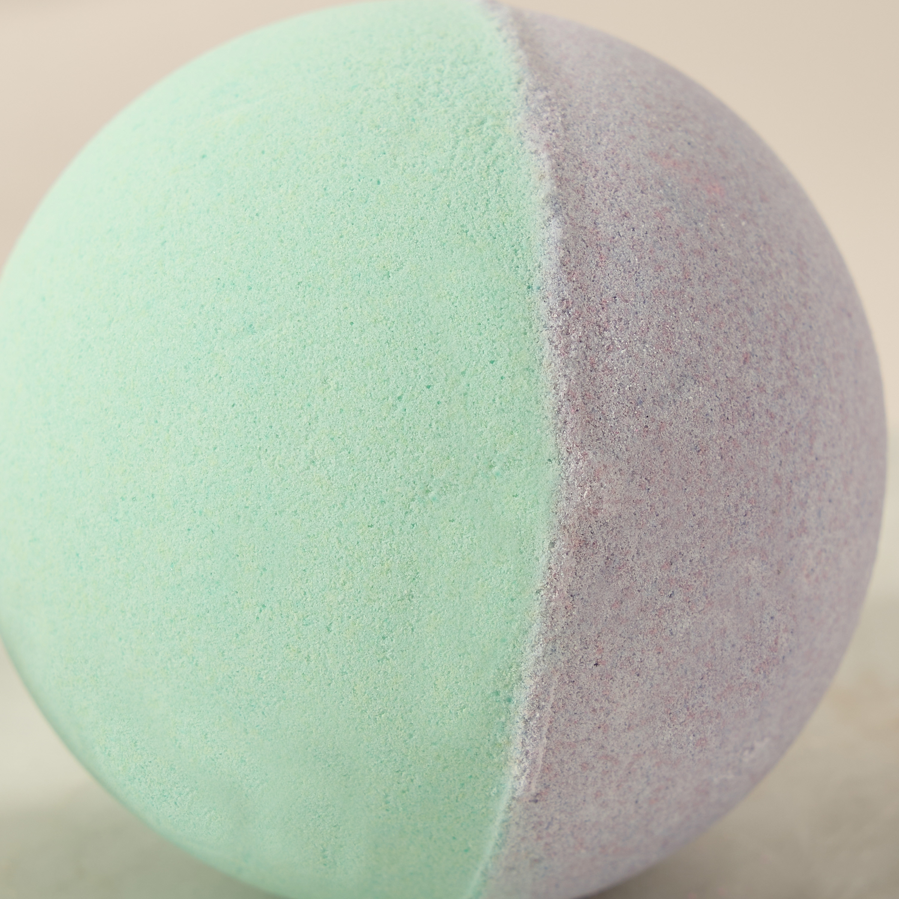 Findz Vanilla Scented Surprise Bath Bomb-151 gms-beautyandpersonalcare-bathandbody-bathandshower-bathsalts-image-2