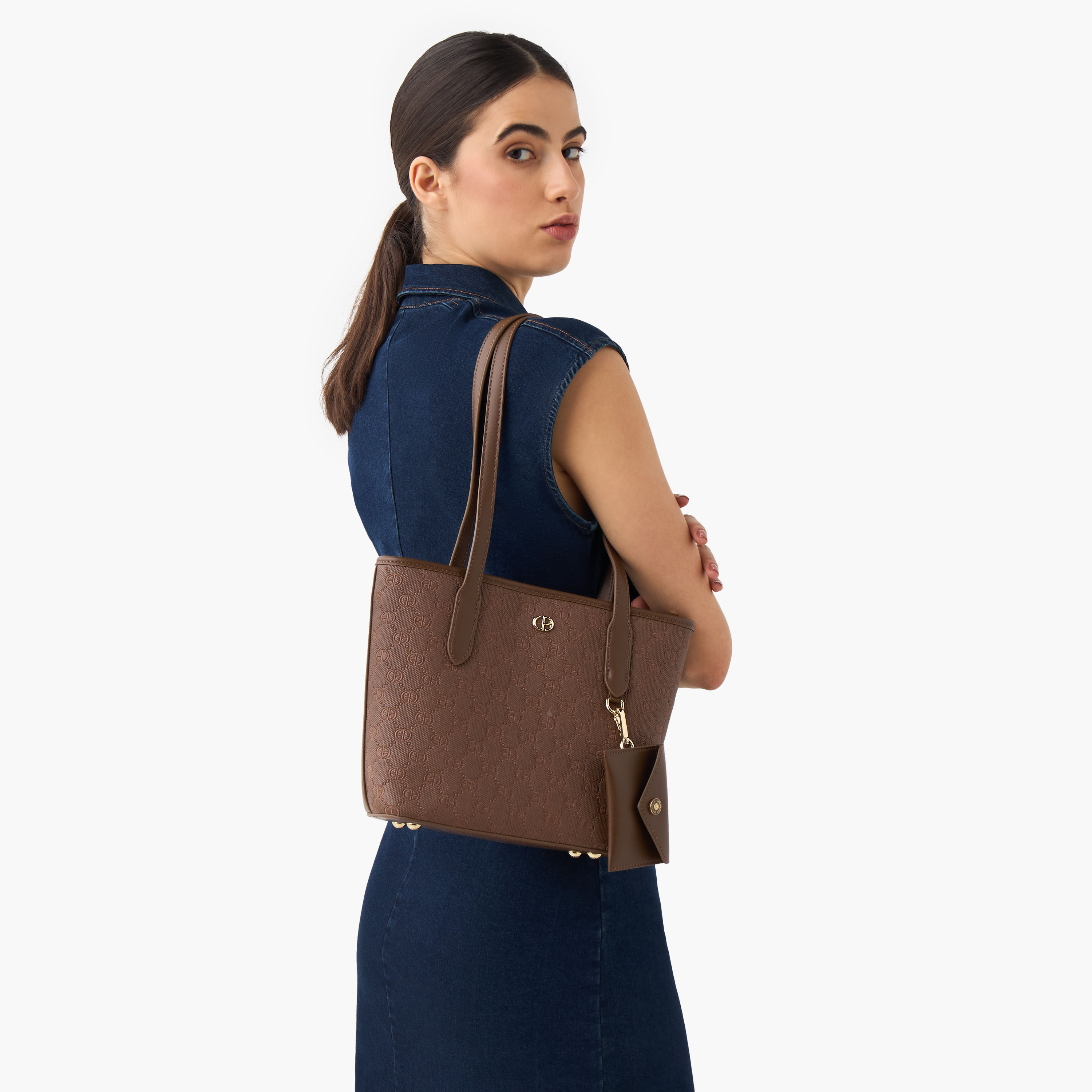 شنطة توتي بارزة الملمس مع شنطة صغيرة من كريسبيلا-women-bagsandwallets-handbags-image-2