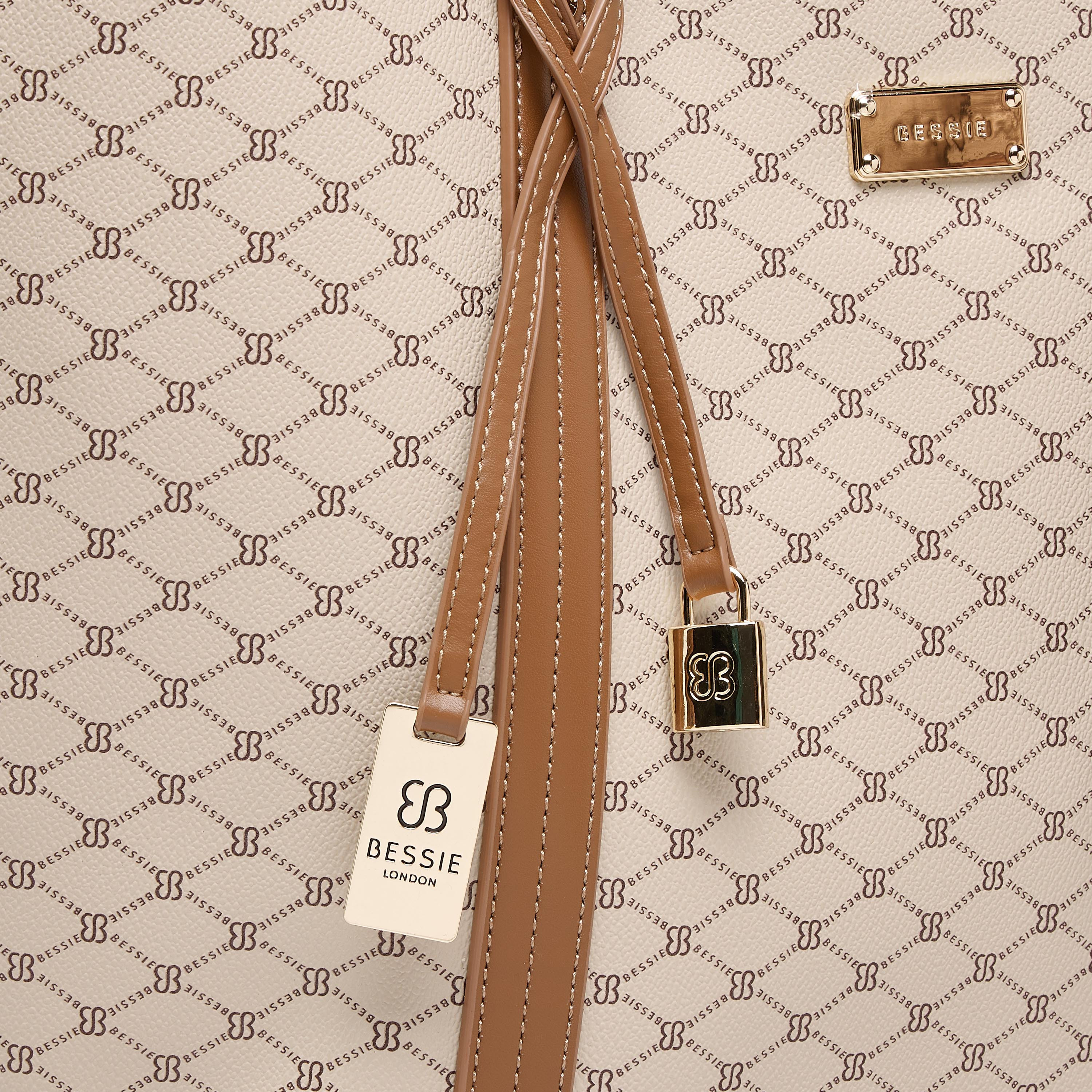 شنطة توتي بطبعات ودلاية دب من بيسي لندن-women-bagsandwallets-handbags-image-6