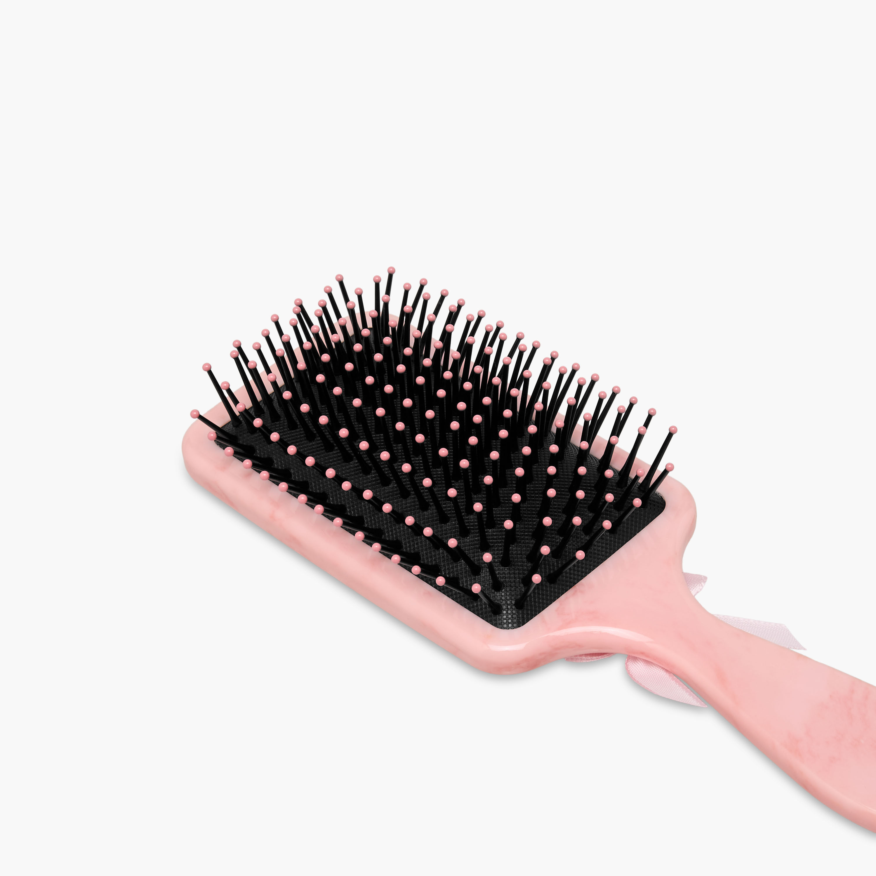 فرشاة شعر بطبعات حرف M-women-hairaccessories-brushesandcombs-image-3