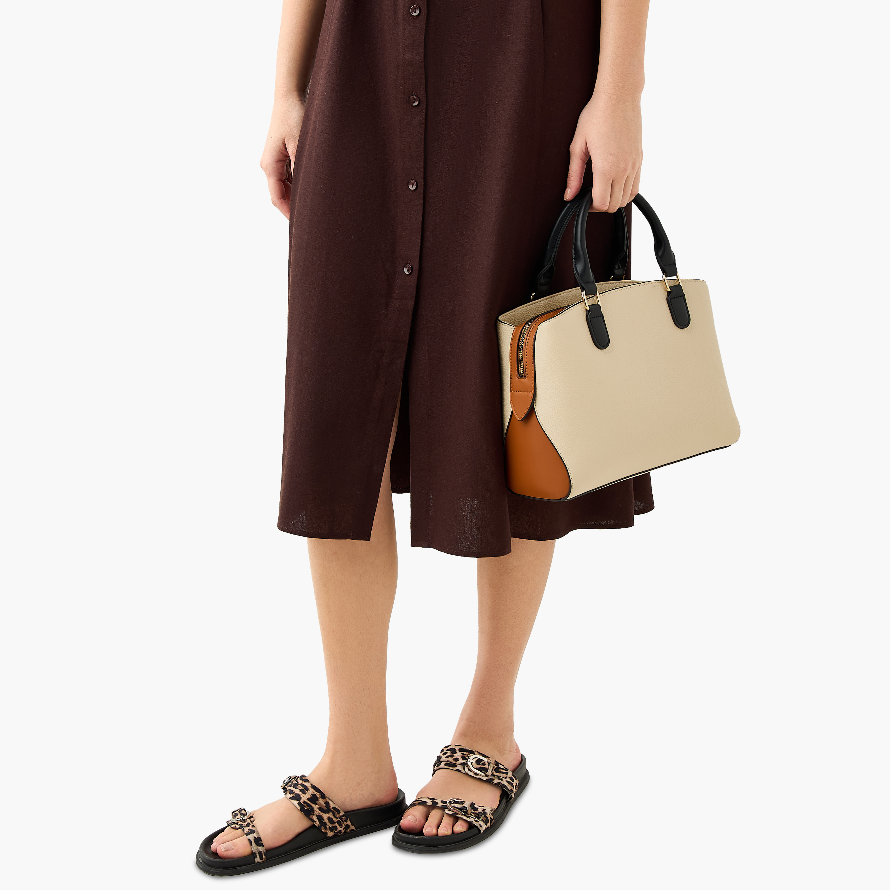 شنطة توتي بارزة الملمس بمقابض علوية كودس من ساشا-women-bagsandwallets-handbags-image-8