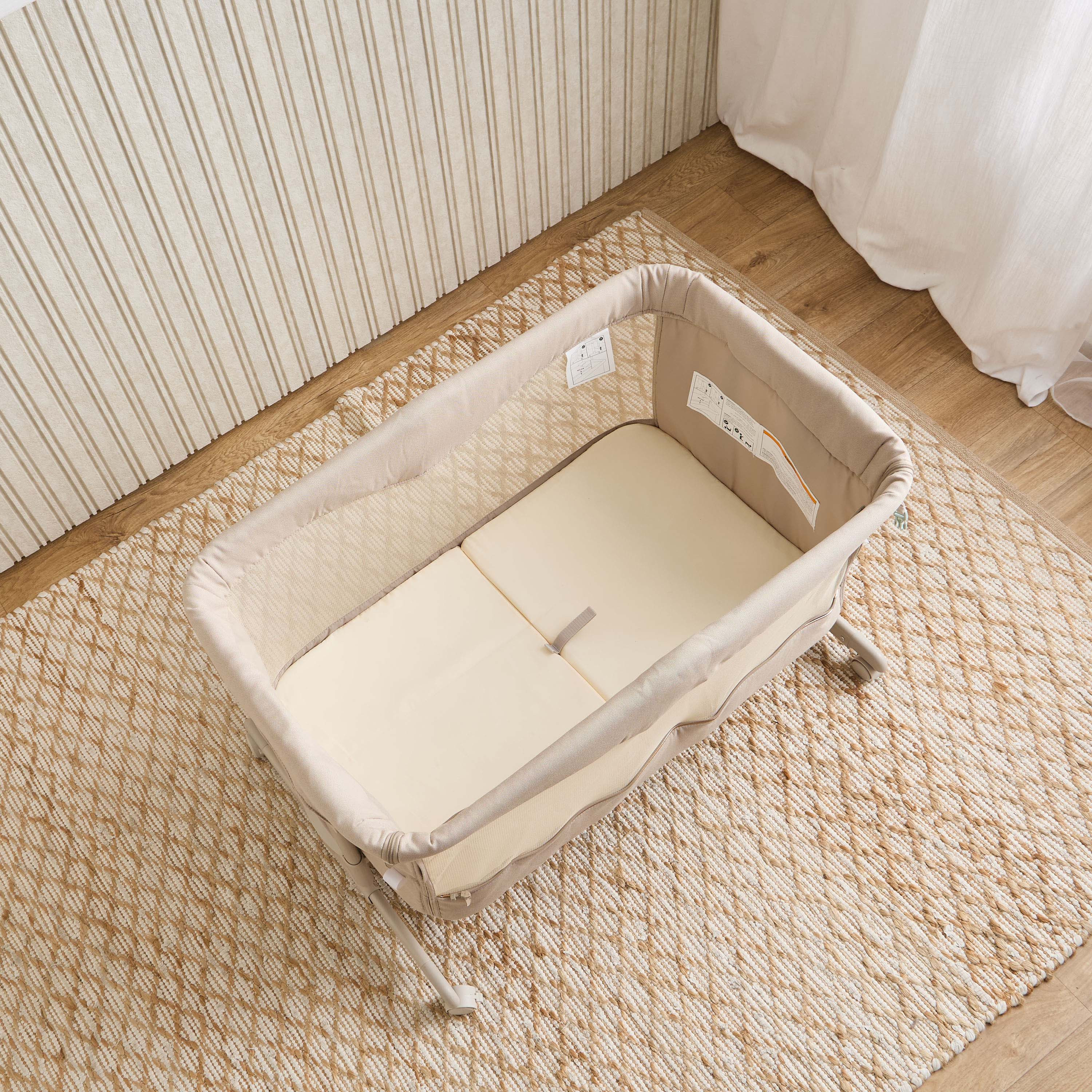Giggles Abby Baby Bassinet with Bedside Sleeper, 63x20x66 cm-baby-nursery-furniture-cribsandbeds-bassinets-image-7
