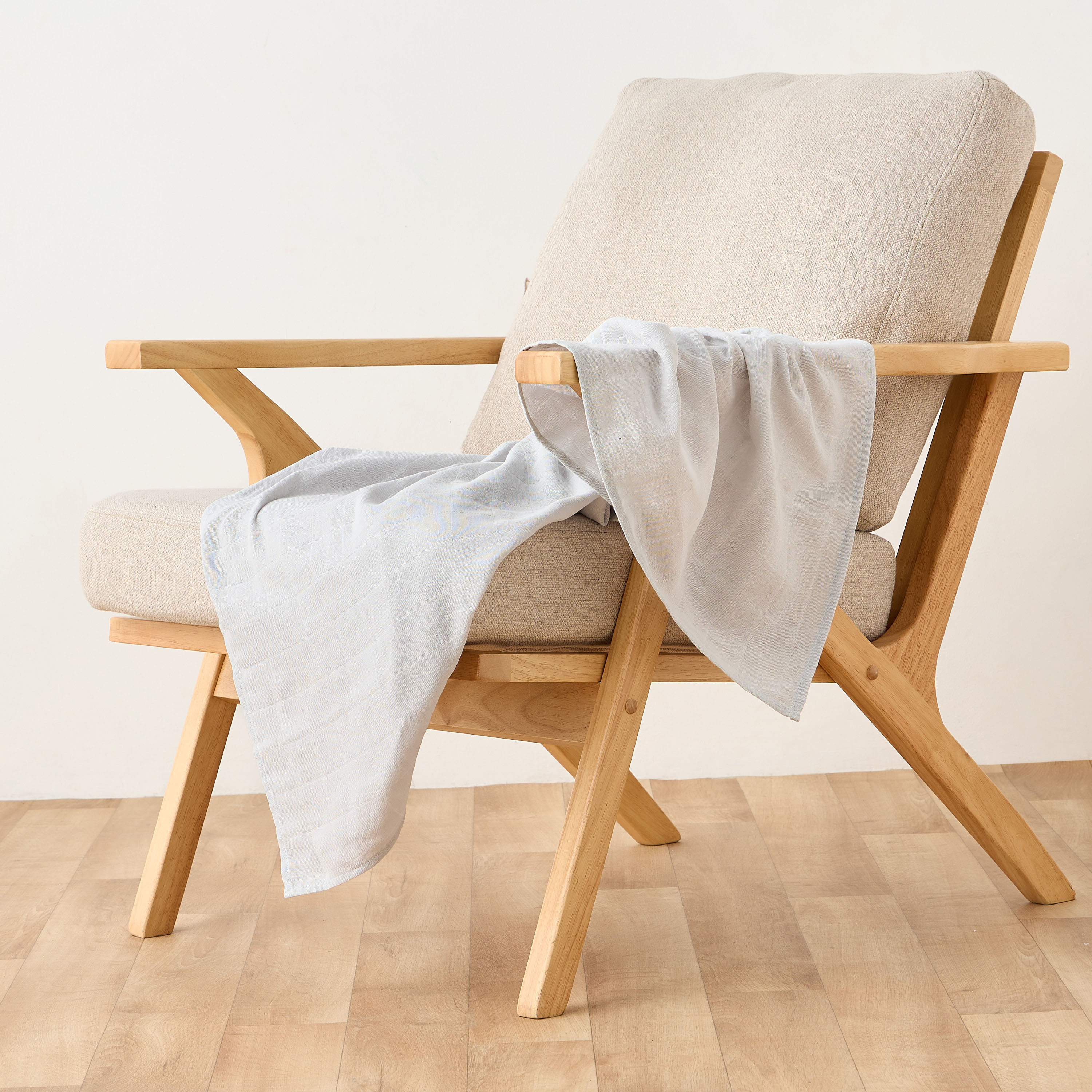 Juniors Baby Swaddle with Texture, 90x90 cm-baby-nursery-blanketsandswaddles-swaddlesandsleepingbags-image-2