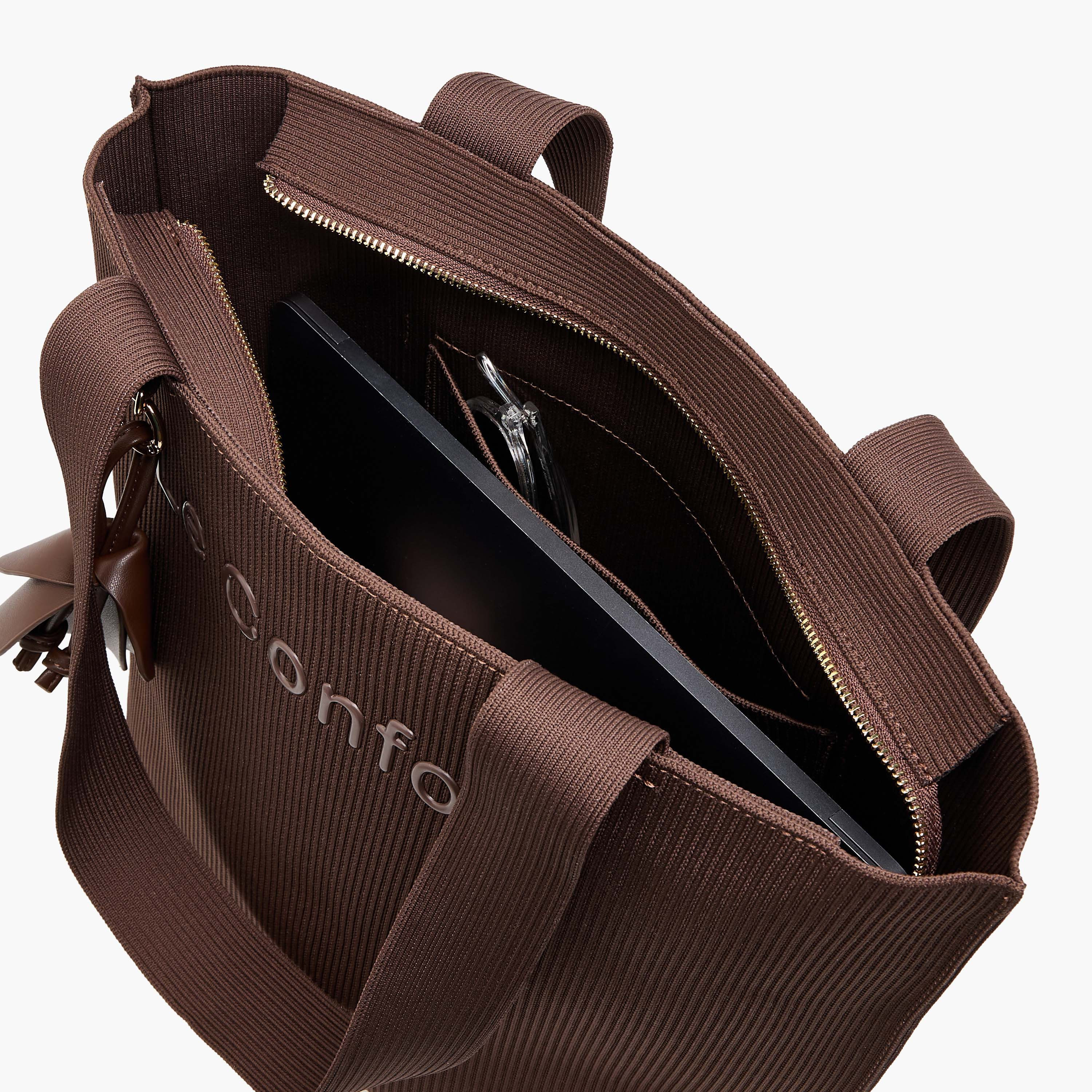 شنطة توتي بارزة الملمس بمقبض مزدوج من لو كونفورت-women-bagsandwallets-handbags-image-8