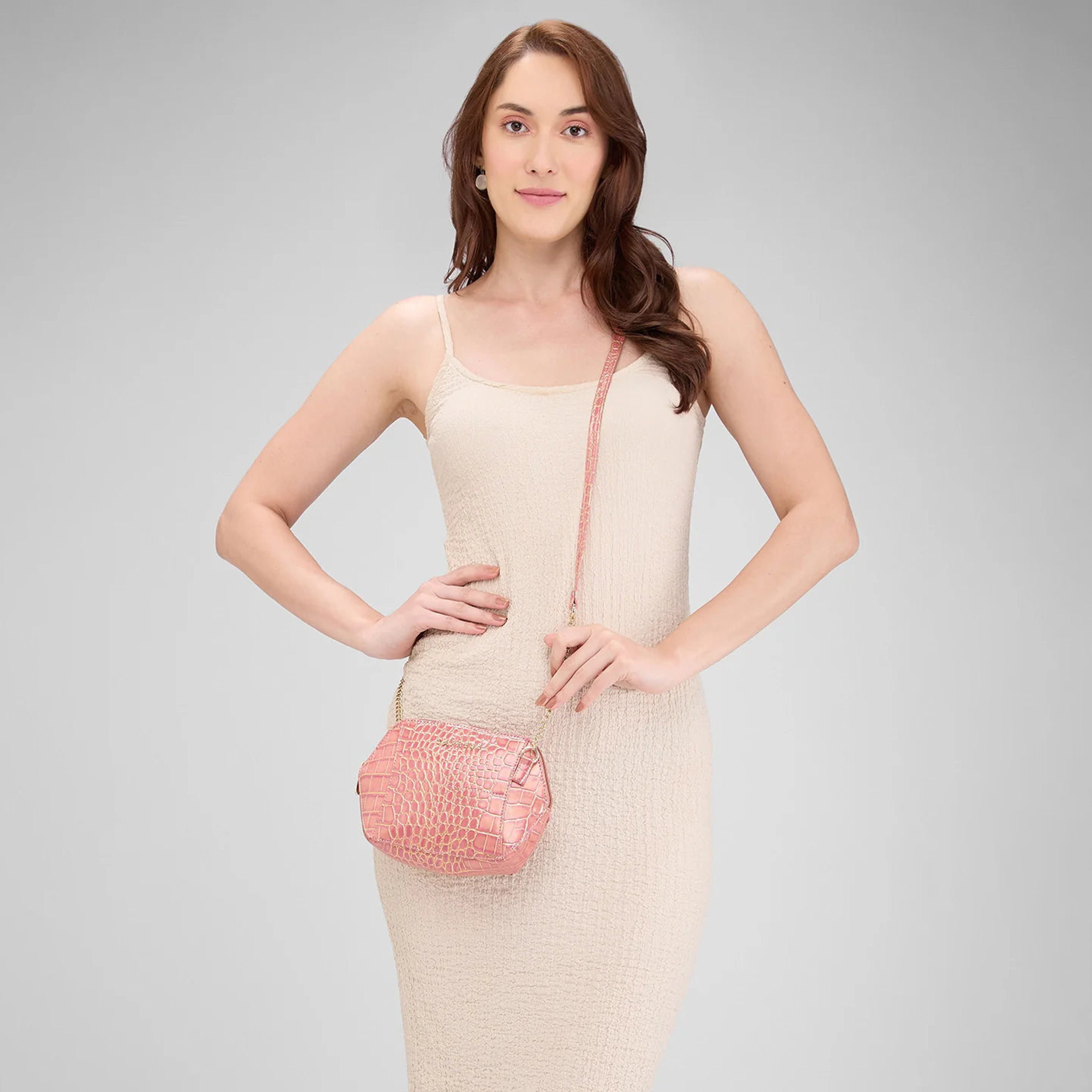 حقيبة كروس بطبعة من كابريزي مع إغلاق بسحاب وحزام قابل للتعديل | 22 × 15 × 6 سم-women-bagsandwallets-handbags-image-2