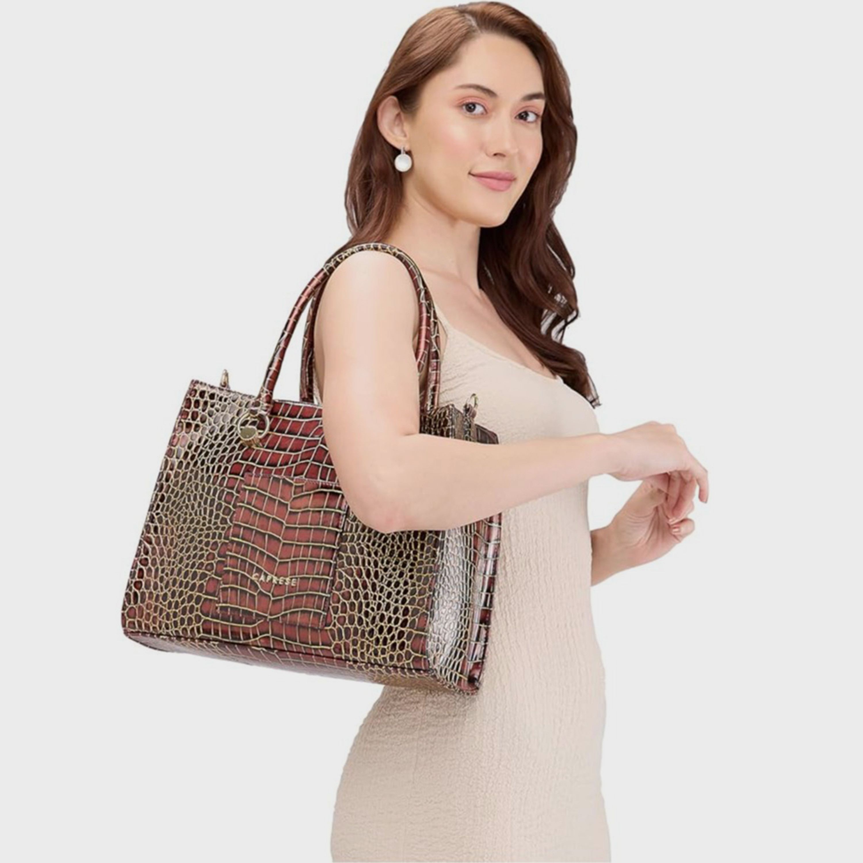 حقيبة كتف بمقبض مزدوج بطبعة من Caprese مع إغلاق بسحاب وحزام قابل للفصل | 47 × 25 × 14 سم-women-bagsandwallets-handbags-image-2