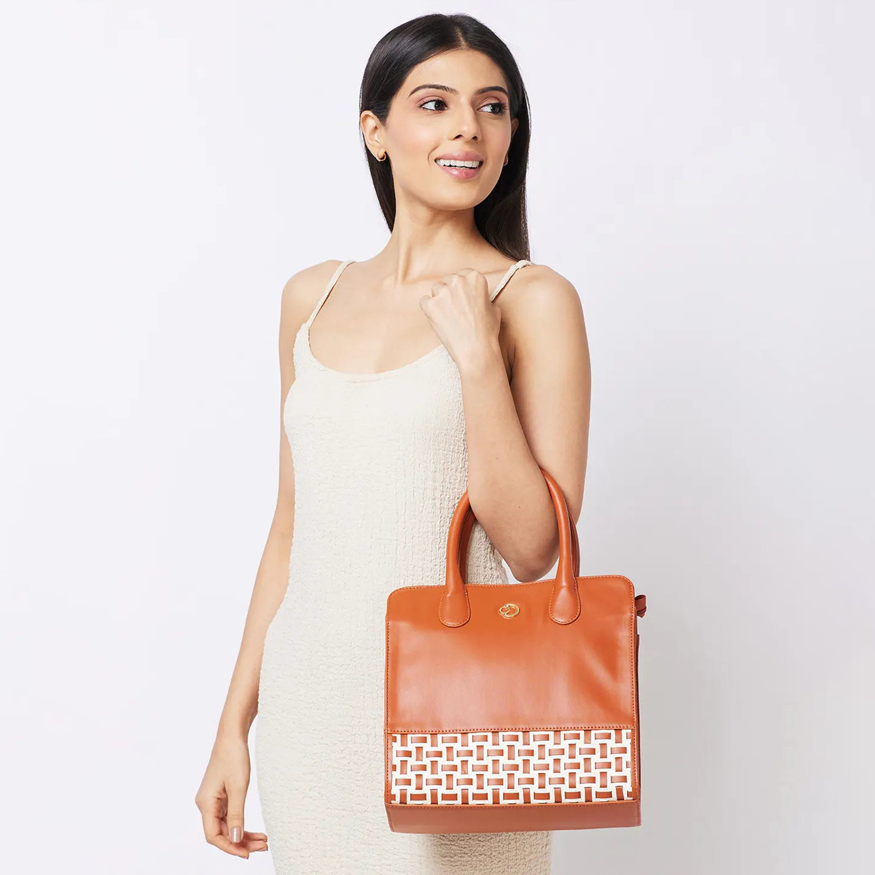 حقيبة كتف بمقبض مزدوج من Caprese مع إغلاق بسحاب وحزام قابل للفصل | 35 × 25 × 12 سم-women-bagsandwallets-handbags-image-2