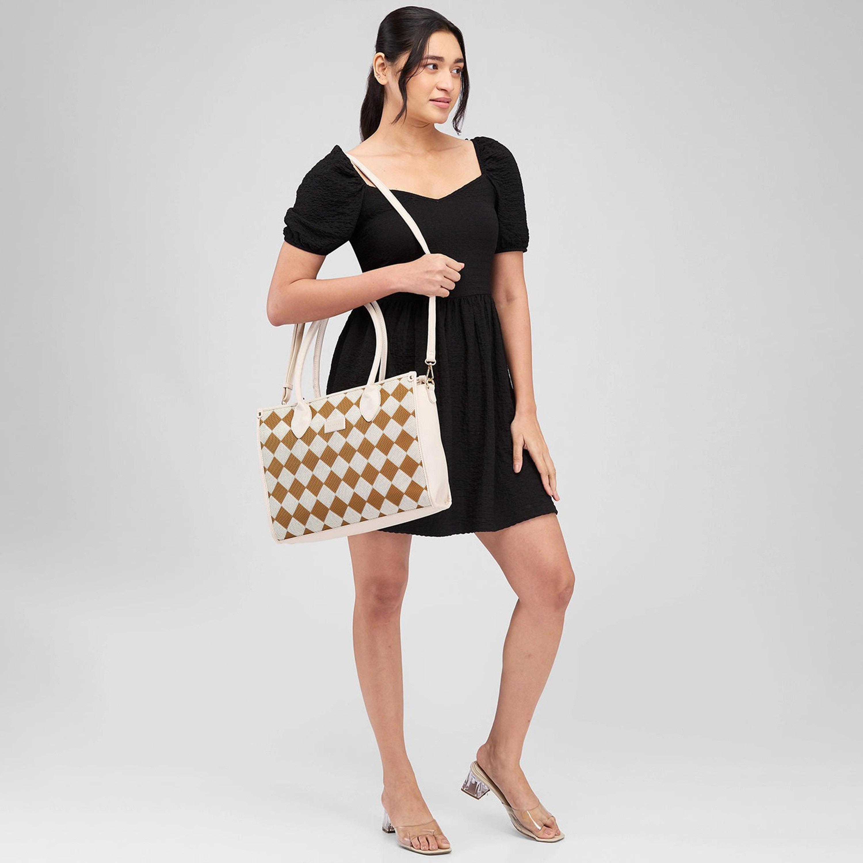 حقيبة كتف بمقبض مزدوج من Caprese مع إغلاق بسحاب وحزام قابل للفصل | 22 × 15 × 6 سم-women-bagsandwallets-handbags-image-3