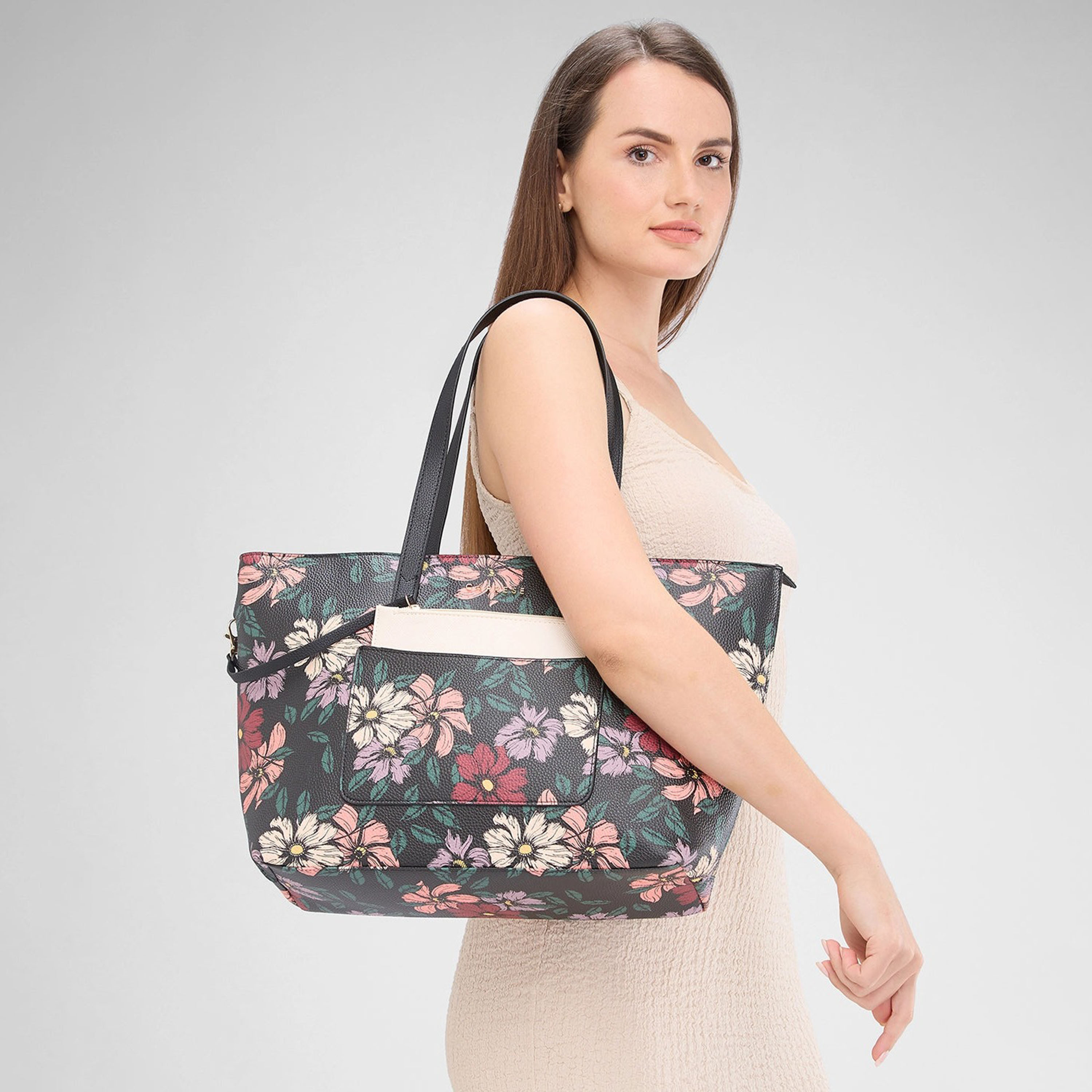 حقيبة كتف بمقبض مزدوج مطبوعة من Caprese مع إغلاق بسحاب | 36 × 31 × 13 سم-women-bagsandwallets-handbags-image-2
