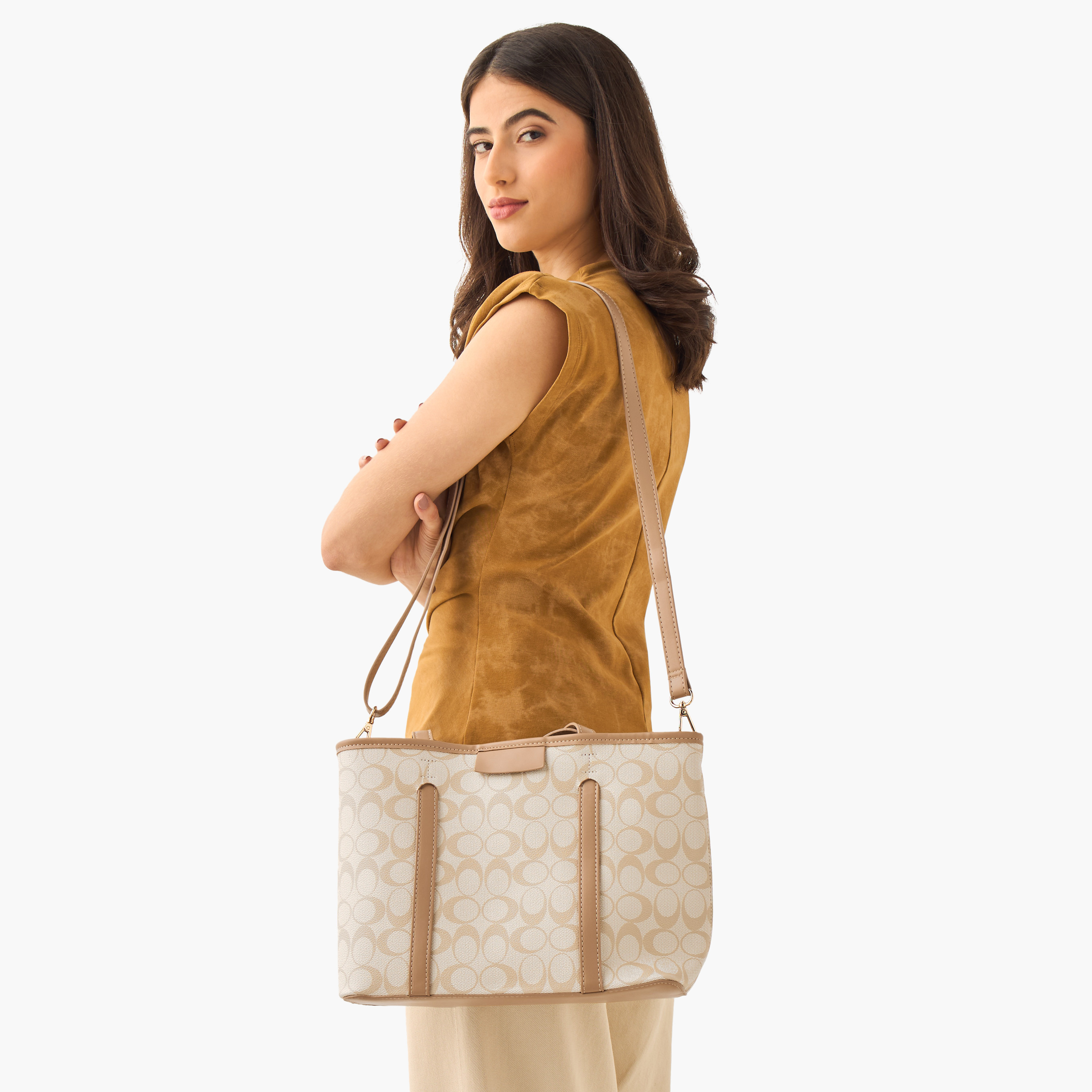 شنطة توتي بطبعات مع محفظة من أدور-women-bagsandwallets-handbags-image-9