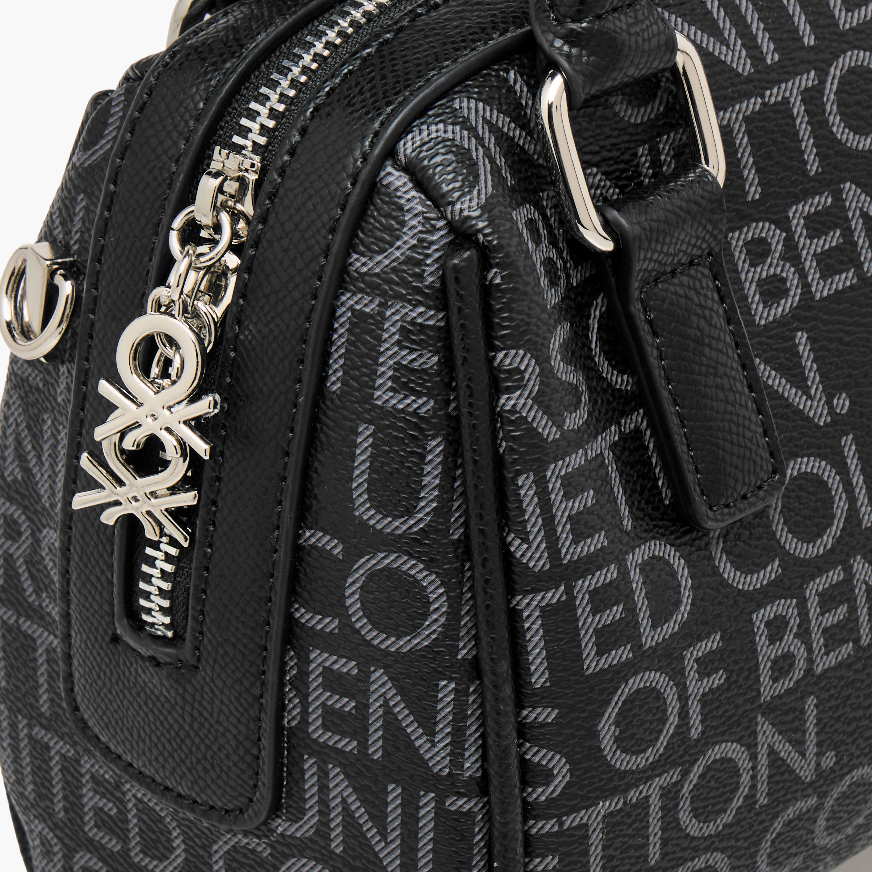 شنطة توتي بطبعات مونوجرام مع حزام قابل للفصل من يو سي بي-women-bagsandwallets-handbags-image-6