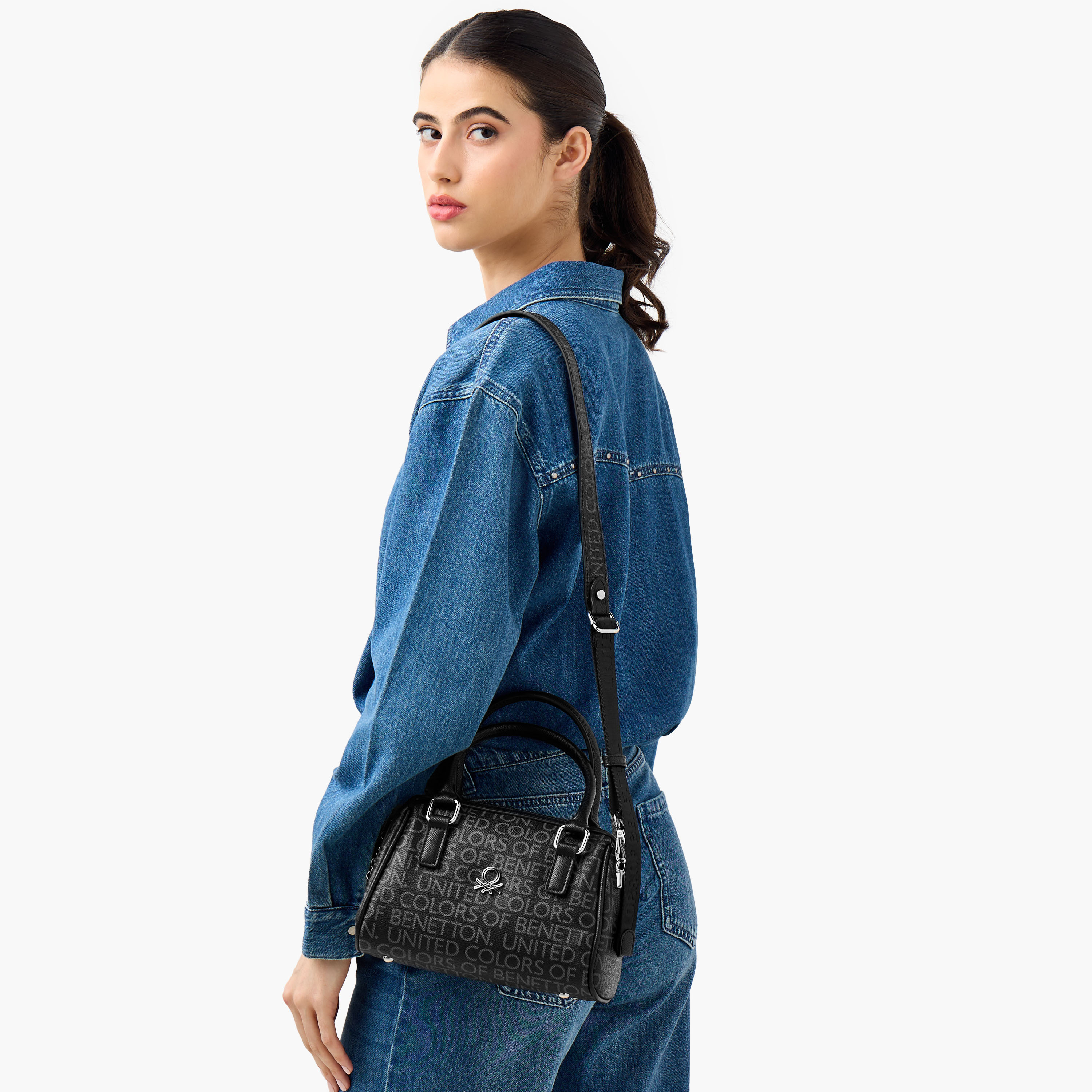 شنطة توتي بطبعات مونوجرام مع حزام قابل للفصل من يو سي بي-women-bagsandwallets-handbags-image-8