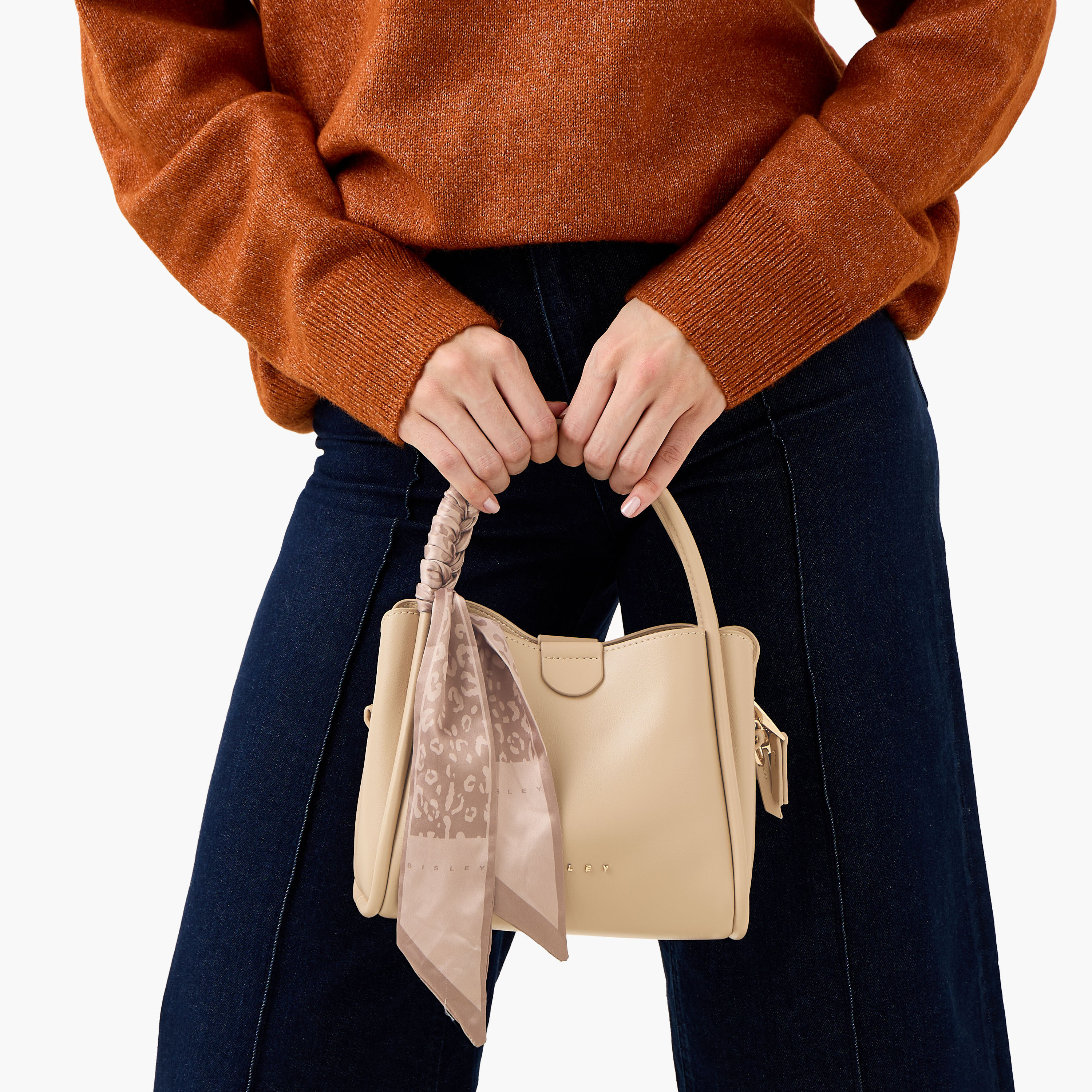 شنطة كروس بودي بارزة الملمس بتفاصيل وشاح وسلسلة من سيسلي-women-bagsandwallets-handbags-image-8
