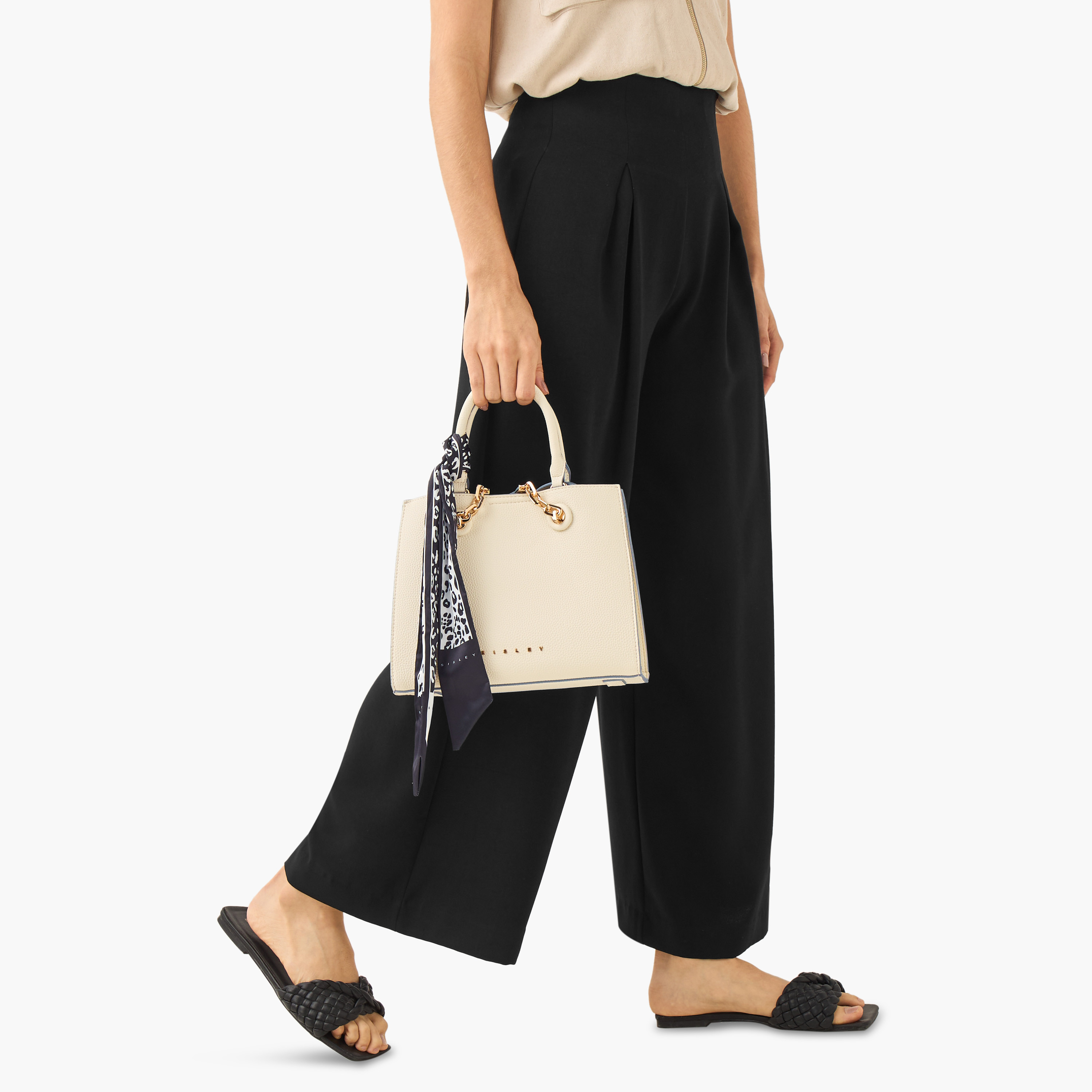 شنطة كروس بودي بارزة الملمس بتفاصيل وشاح من سيسلي-women-bagsandwallets-handbags-image-8