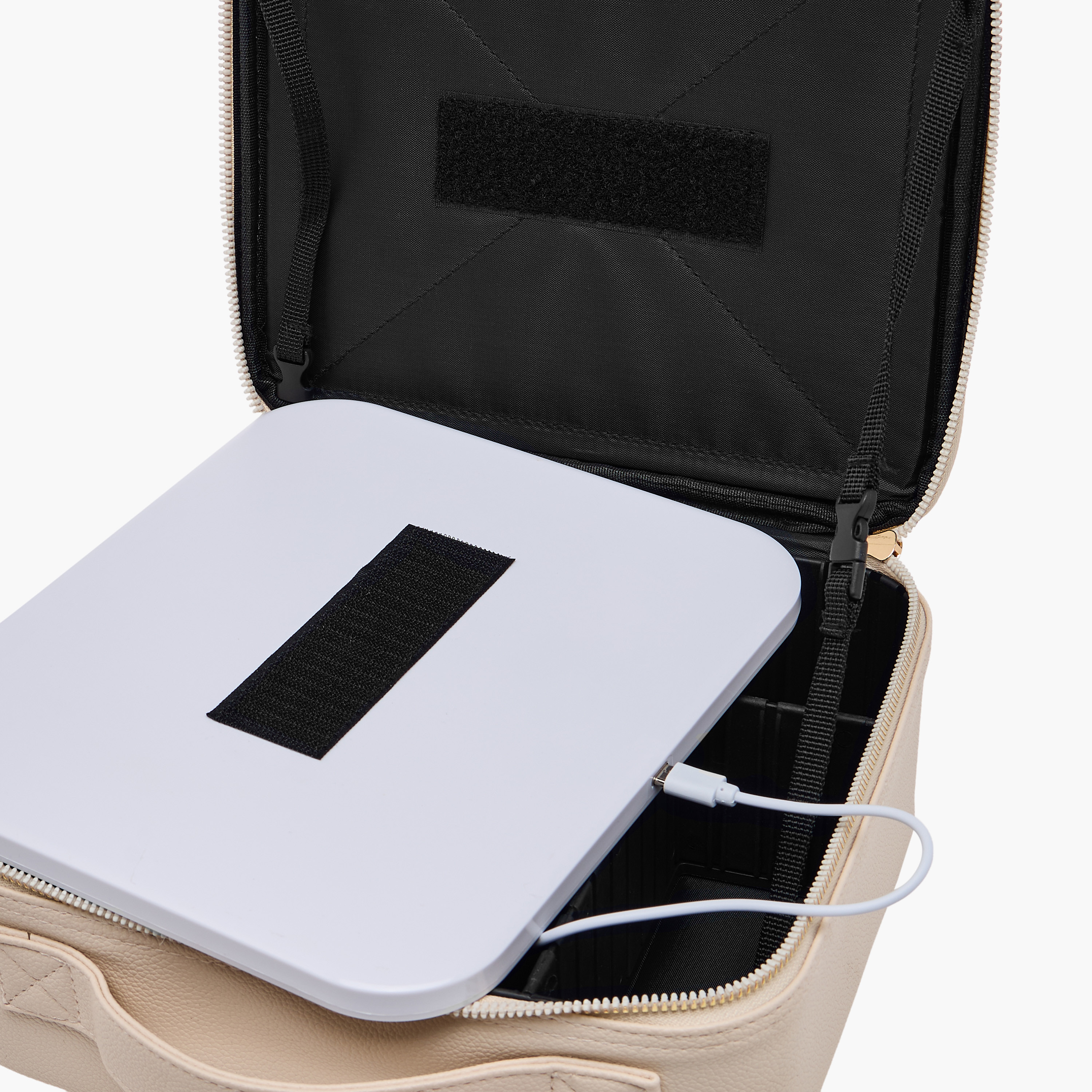 Cosmetic Pouch with LED Light and Mirror - 25x23x10 cms-women-watchesandjewellery-jewellery-storage-image-11