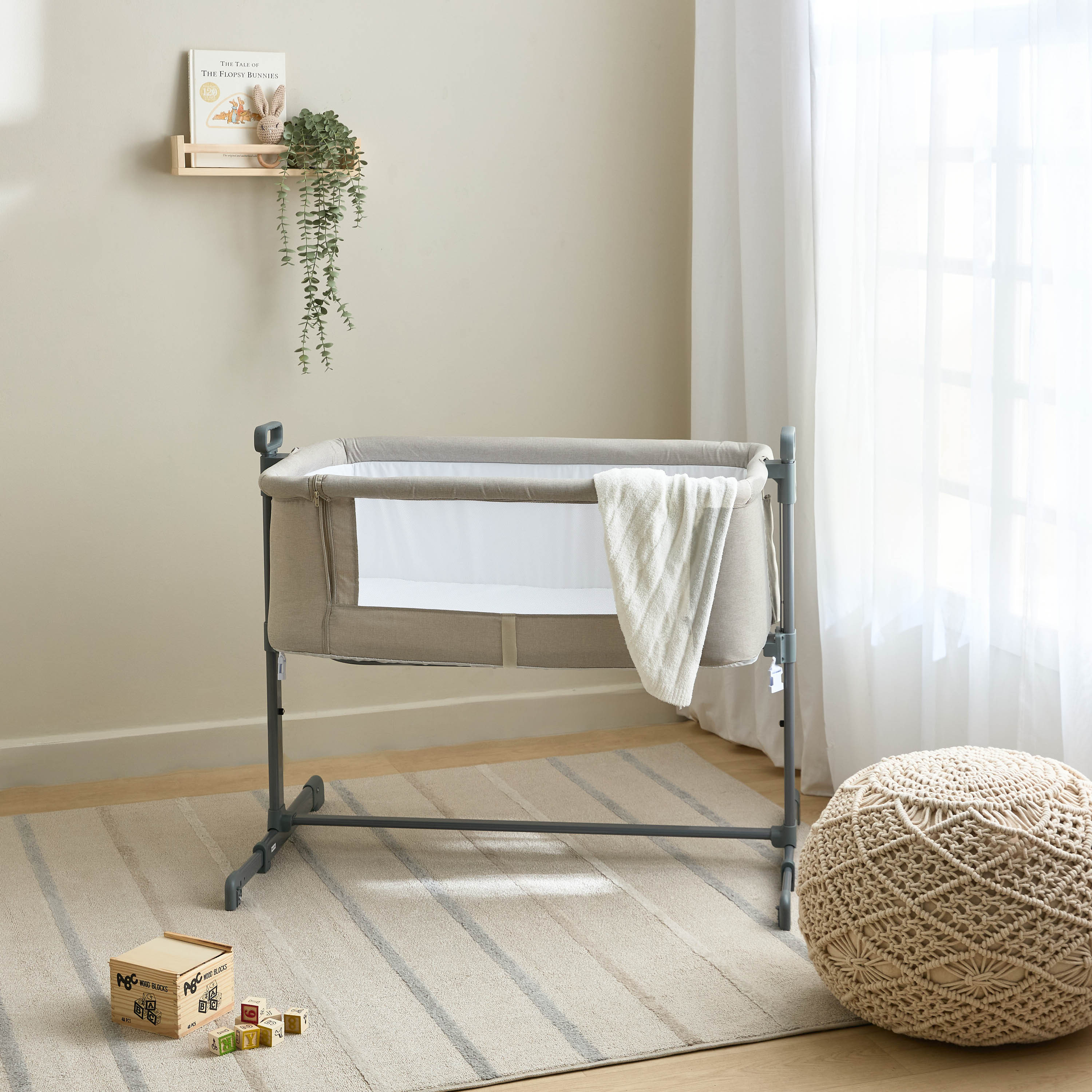 Juniors Peyton Side Bassinet-baby-nursery-furniture-cribsandbeds-bassinets-image-1