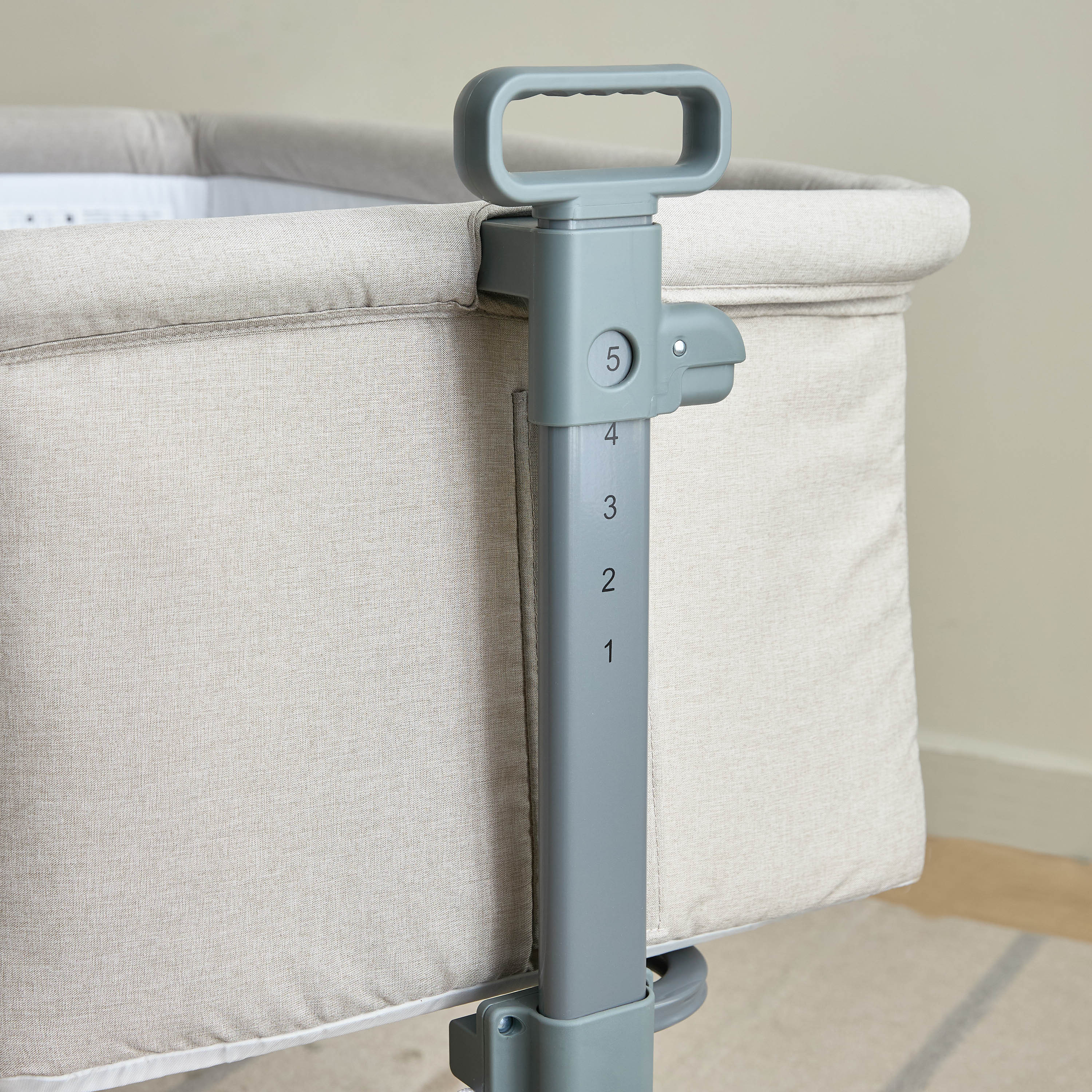 Juniors Peyton Side Bassinet-baby-nursery-furniture-cribsandbeds-bassinets-image-10