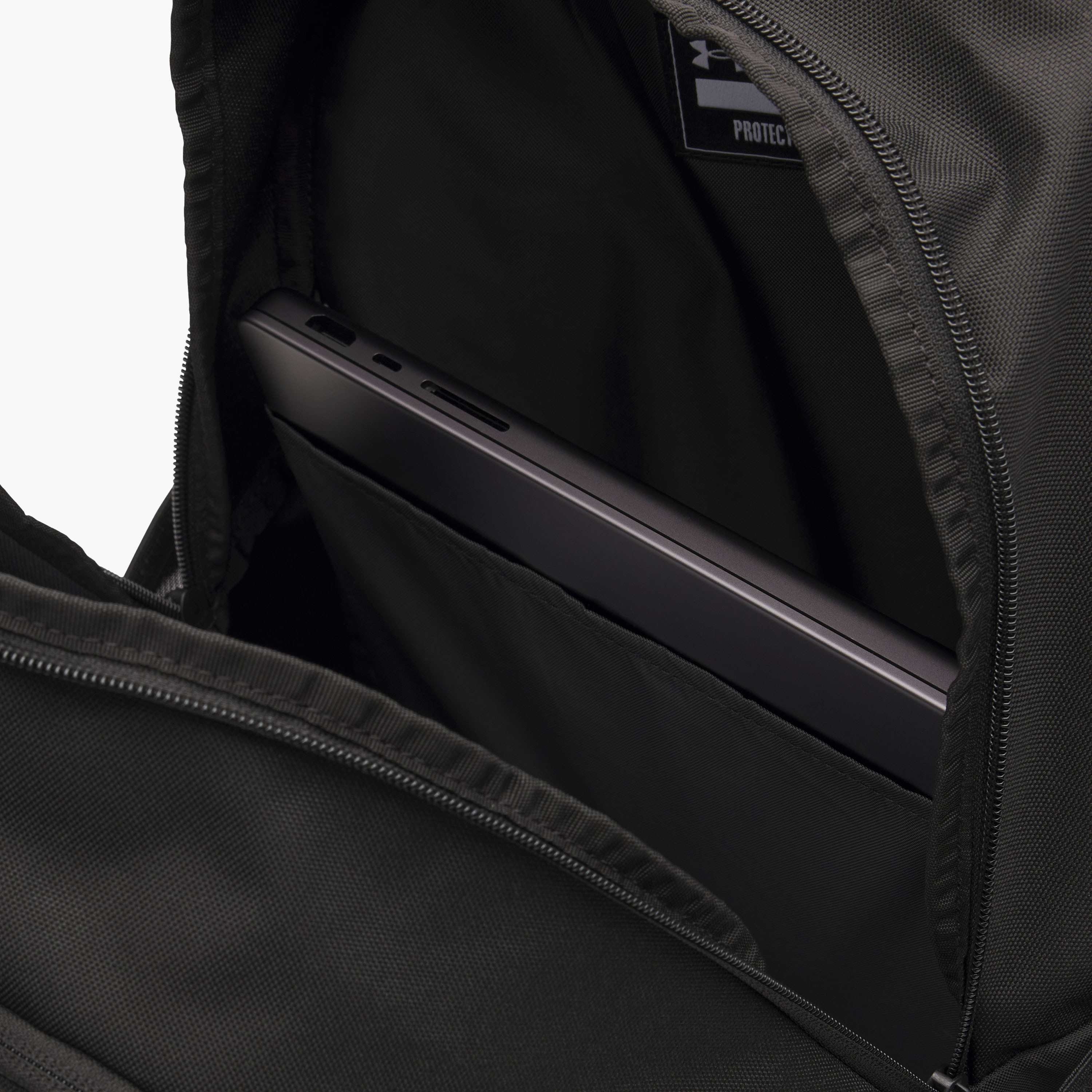 حقيبة ظهر اندر ارمر هاسل لايت 6000399 | OE-school-bagsandbackpacks-backpacks-image-3