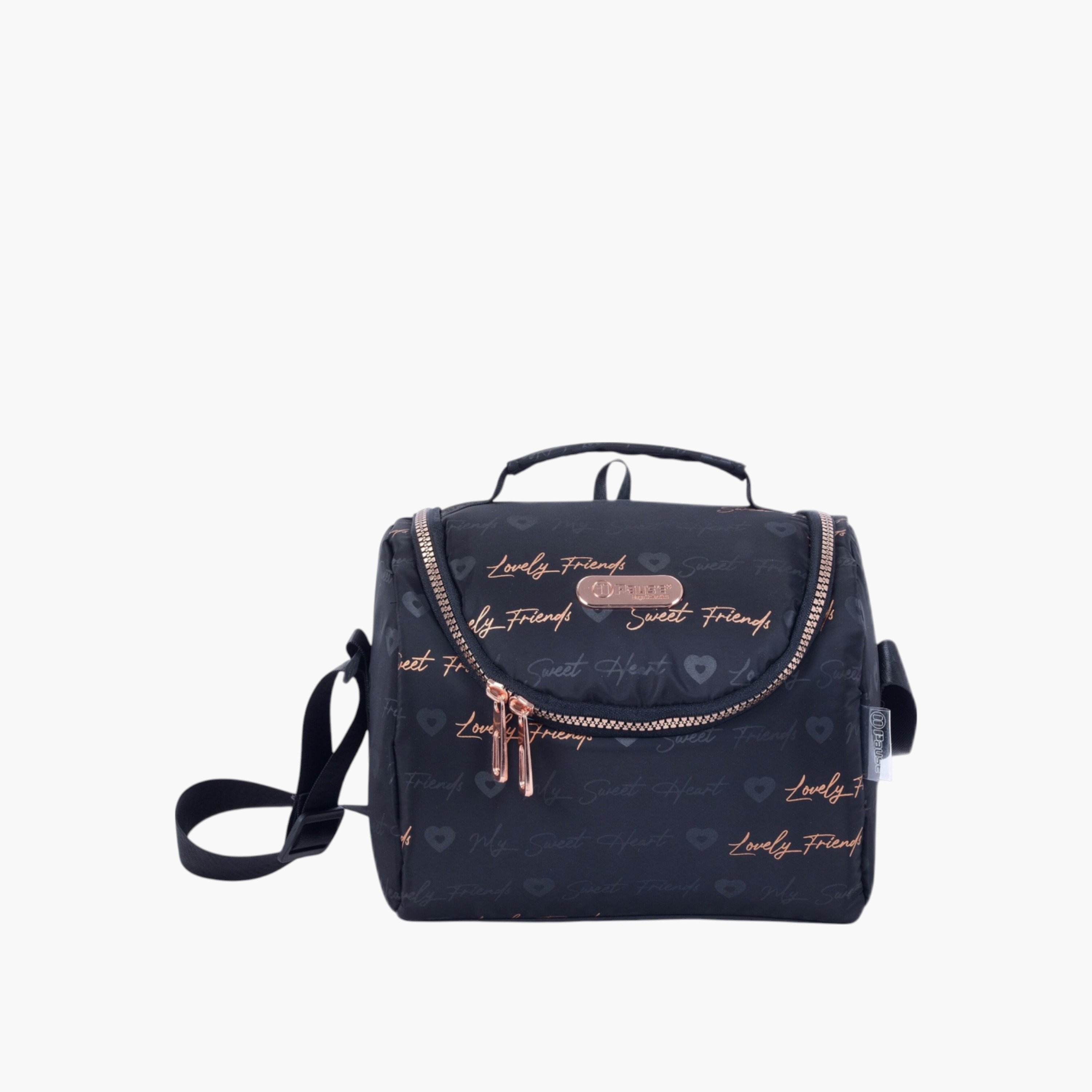 شنطة غداء معزولة بطبعات حروف وسحّاب إغلاق من بوز-school-lunchessentials-lunchbags-image-1
